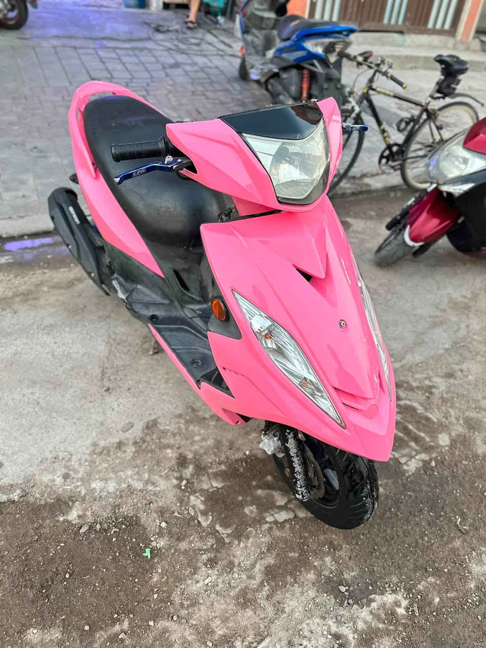 +964 776 408 4402
