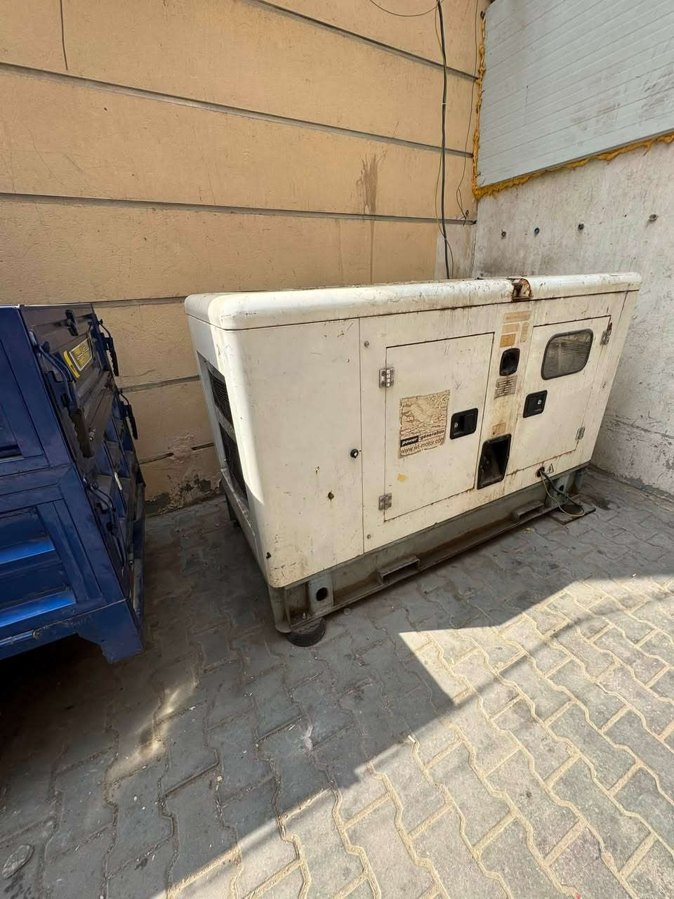 السلام عليكم للبيع مولد بيركنز انكليزي اصلي 20 كيفي نضيفه جداً برغي ما مفتوح بيه  باتري ودهن وبطنه لصلنصه وربلات الشاصي كله جدد مكانها بغداد ***********
