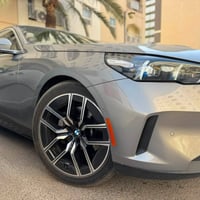 للبيع BMW 530 i luxury 2024 موديل 2024  Clean Title المواصفات  - داتاش...