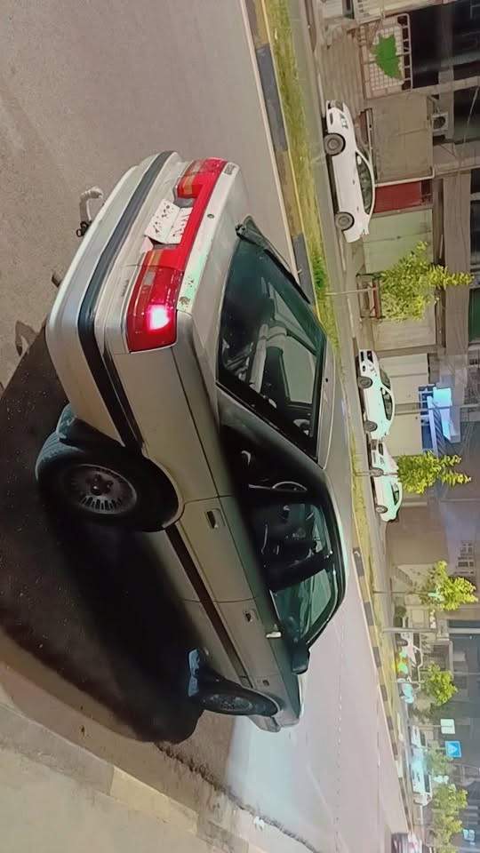 مازدا بۆ فرۆشتن
مۆدێل ١٩٩٠
مەکینە ٨بەخ
بێ لێدراو بێسبوخ 
زۆرپاک ماوەتەوە ماشاللە
سەنەوی دووسال قەرزارە
سعری ٣٣گەڵاو تۆزێ مەعامەلە
رەقەم مۆ بایل ***********
