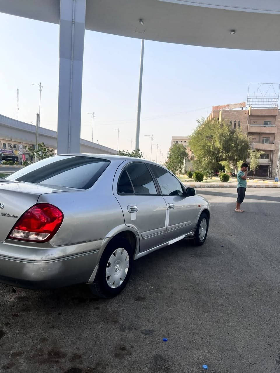 سلام عليكم
نيسان سني 2006

سياره كفاله عامه من الصبغ 
بيها مكان واحد بارد زغير ولا مبين 
سياره جاهزه تبريد ثلج 🥶 
تخم تاير كير محرك شرط لاتنقيص لاتبخير 
سياره مال جناي رقم مميز (525)  فقط 
شرط التحويل ول الغرامات مكان سياره تكريت 
رقم الهاتف ***********
