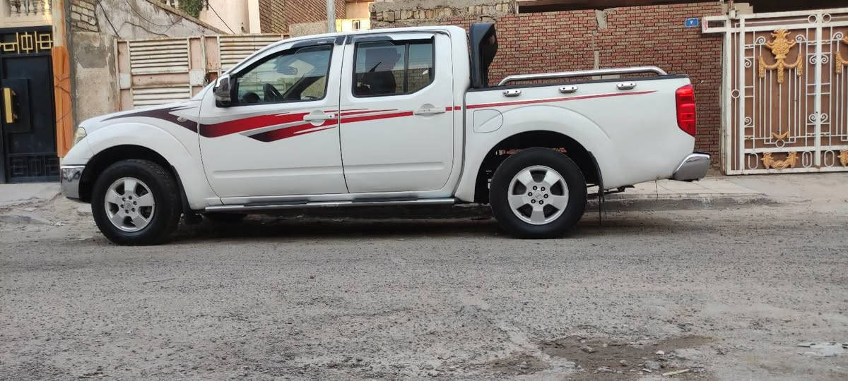 نيفارا موديل ٢٠١١ فئة LE
جاهزة گير مكينة لا تنقيص لا تبخير
بدون ضربة ولا بارد فقط صبغ نص باب الخلفي 
 تبريد ثلج، شاشة،مكان الشعب. 
 السعر ١٠٣ ورقة وبيهه مجال للطيبين سنوية ل٢٠٢٩ 
***********
