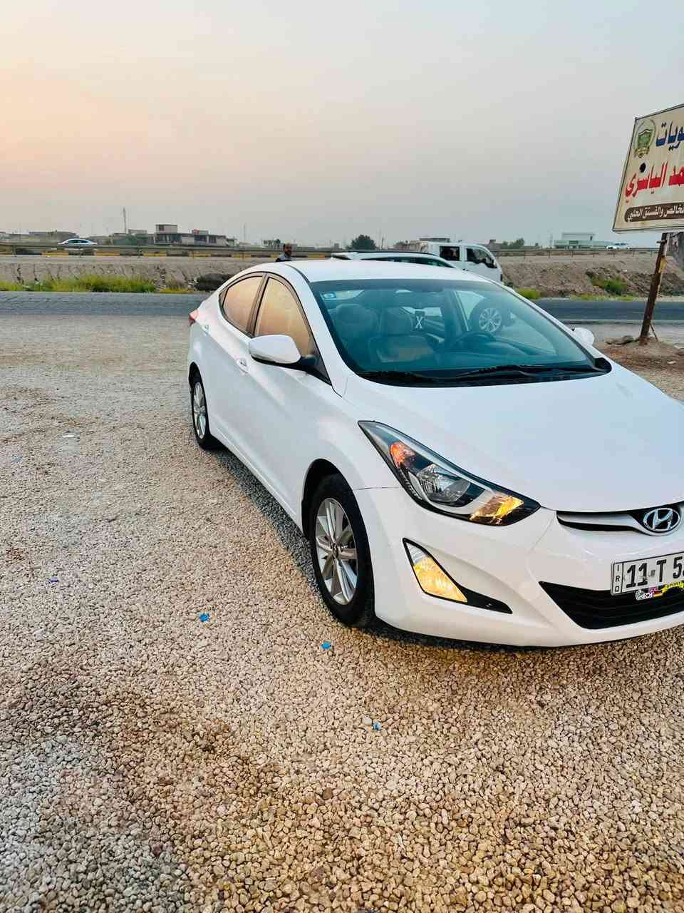 سلام عليكم 2015 خليجي مكفوله من صبغ وتبديل وحادث بيه بس بارد قليل كير ومكينه 1800 مامفتوحات  على وضع الشركه وحداديه وتخم تاير مكفولات سياره جديده اسعر 112 وبيه مجال مكاني كربلاء طوريج الرقم ***********
