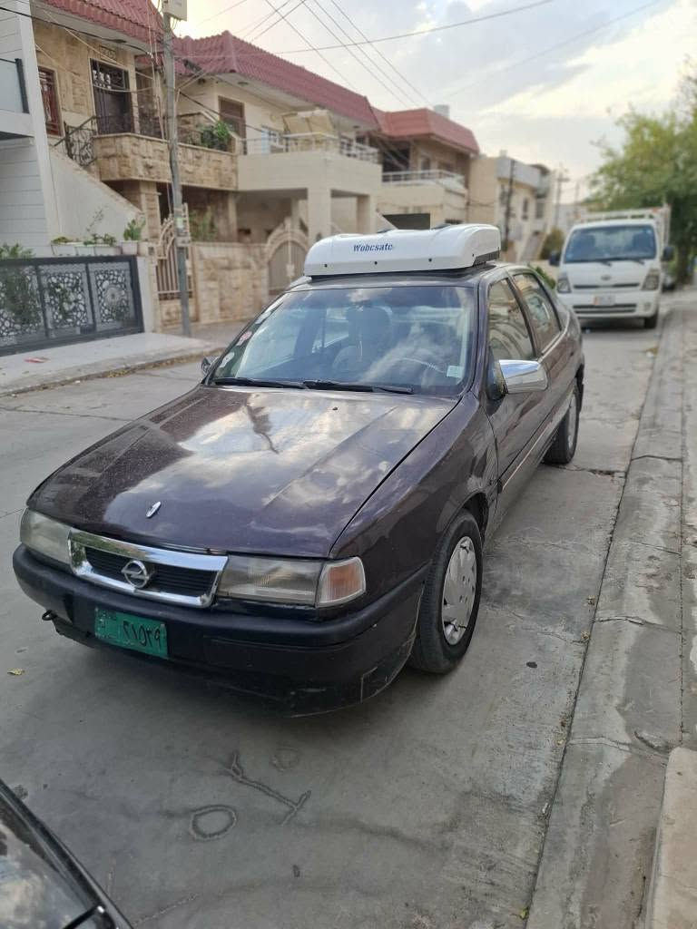 Opel  nemuni jwani model 1991 aram palastek Bashart
Makena 20 e awrupe qabax rash tabred sard u garm  peshi mazbut Bo 250 masraf magare  Har taqayk u 2 gala bashkena daway 25 gala akm agar mashtare net sarm mayashena  malakm nmunaya (***********) السليمانية, العراق
