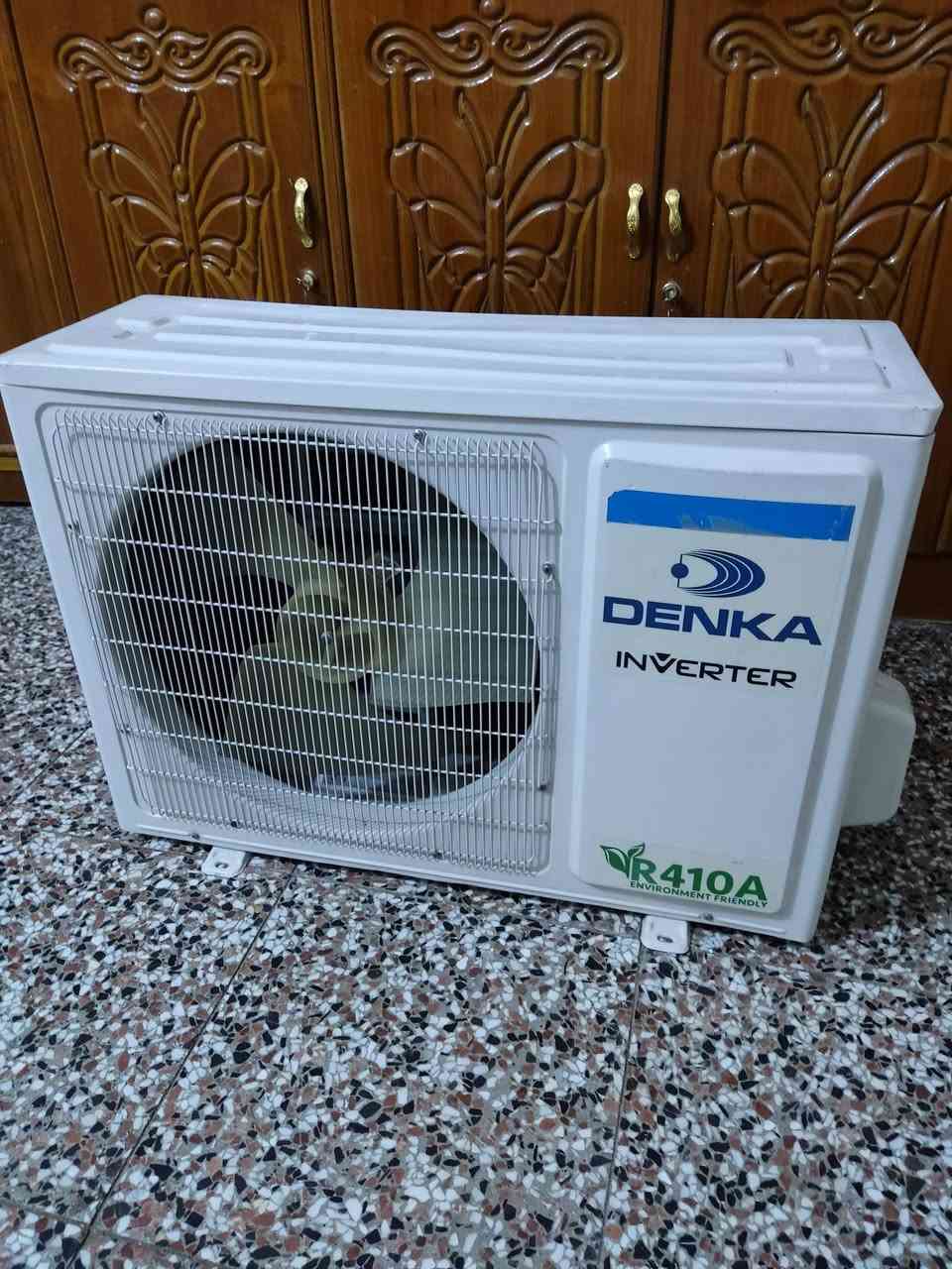 السلام عليكم عندي سبلت DENKA دنكا الاصلي انفيرتر يشتغل على المولدة يسحب3 امبير(طن ونص) غاز R410 جهاز شغال تدفئة وتبريد وملحقاتة كاملة من قاعدة وريمونت وبواري وكيبلاته، السعر340 وبي مجال رقمي***********  العنوان كربلاء مامتواجد على الفيس.
