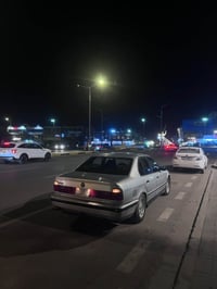 بي ام 525i • مكينة وجير جديد • رقم بغداد