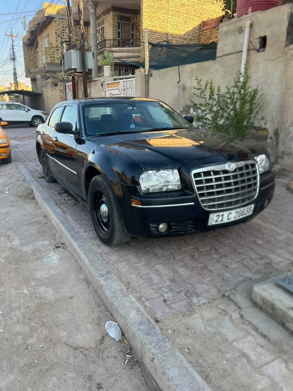 سلام عليكم وبامه 10سياره جاهزه
من كير ومحرك وحداده سياره صل 10 ربع جوكات 
غرفته مرتبه دشبول ماكاك بيه شاشه كاربلي 
ويل بوليسي اصلي سياره ماتصرف  عليه لف 
مكاني ميسان //*********** واتساب

