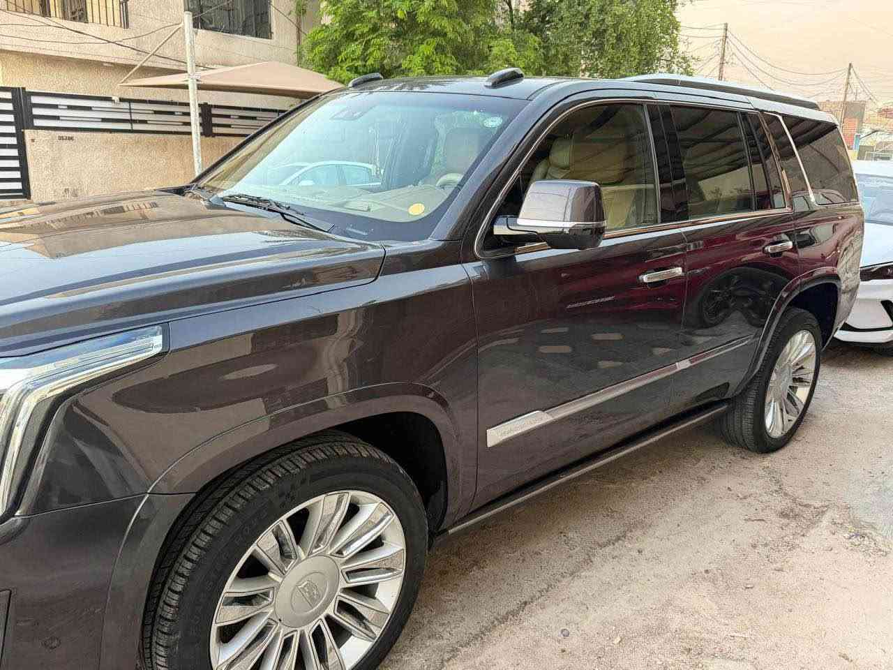 للـــبيـــــــع  /

🔰  كـاديـلاك اسـكـاليـد بلاتنيوم   🔰
     
                   موديل / 2018
370وقابل للتفاوض

خليجي وكاله الـمــنـصــور

مــــواصـــفــــات ✅

فول موصفات 1/1  

✅محرك 6200 V8

✅دبل رادار امامي

✅ لايتات زنون LED

✅حساس امامي خلفي

✅كامره امامية تحديد مسار

✅كامره امامي لرؤية ليلية نهارية

✅لدات امامية LED 

✅ردار امامي مانع تصادم 

✅بانوراما فتحه سقف 

✅ويل كل كروم 

✅حساس اطارات 

✅فور ويل دفلوكات 

✅مري شفط 

✅مري اشاير ترحيب علامه 

✅كامرات جانبية 

✅دوسات شفط كهربائيه 

✅رادار جانبي

✅مري عاكسة للضوء

✅كامرات 360 درجة

✅ردارات 360 درجة

✅اناره ترحيب خلفية LED

✅ اناره خلفيه LED 

✅بريك خلفي ذاتي 

✅قمارة شامو كنتارا

✅قاصه 

✅كراسي تبريد تدفئة امامي خلفي 

✅كراسي كهرباء امامي خلفي

✅كراسي خزن ميموري ذاكرة مقاعد

✅شاشات ثلاثة خلفيه

✅شاشة كبيرة نفكيشن

✅انارة خلفية انارة محيطية

✅ دوسات بانزين وبريك متحركة كهربائيه 

✅ جميع الكشنات تحكم كهربائي 

✅جوك تحكم في نظام دفع رباعي4x4 مع نظام دفع ثنائي خلفي 4x2 

✅ داتا شو / عداد الكتروني للسرعه ؏ الجامه الاماميه 

✅كشن السايق هزاز 

✅ نظام تحديد المسار مع اهتزاز كشن السايق في حال مغادرة المسار 

التواصل  ***********

عنوان السيارة /  بغداد الدوره 

رقم اربي  دولي بغداد, العراق
