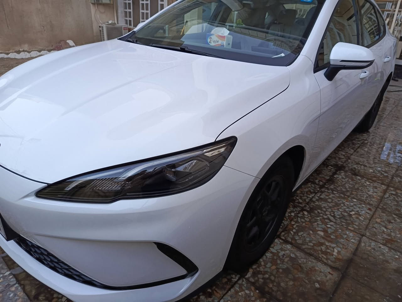 Byd seal5
مواصفات معروفه العاديه
ماشيه 22الف
بيه ضربه خفيفه بقبق الجنطة وممصلحه باقيه ع وضعيته وموجودة بالصور الضربه والباقي كله مكفول
رقم بغداد باسمي 
مكان السياره الدورة
السعر 20مليون 400الف وبيه مجال 
***********
