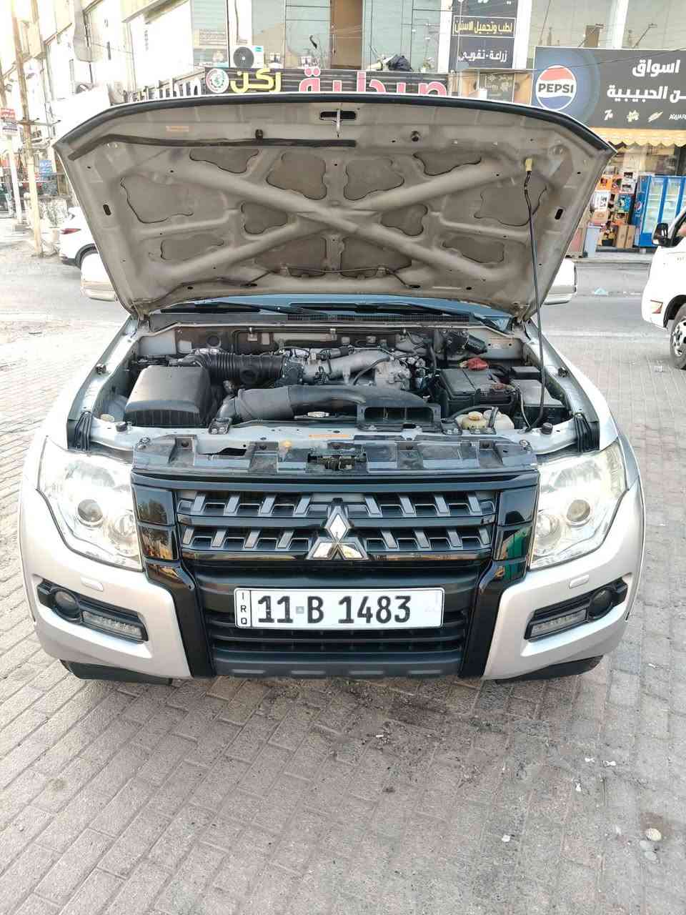 باجيرو موديل 2008 حبتور مكفولة من ضربة وصبغ فول مواصفات 1/1 فتحة سلايت تحكمات جيهتين حاكية حساس خلفي شاشة كامرة دوارة كشنات جلد و كهرباء اشاير بلمري مري شفط ثلاجة دمام خلفي فور ويل مكينة 6 سلندر 7 راكب 3 قطع تبريد سيارة جاهزة من كلشي اي نقص مابيها رقم بغداد الدولي الجديد بسمي هزة جديدة لغاية 2027 شهر 7  سنويا لغاية 2031 للستفسار *********** عنوان بغداد البلديات  سعر 113 وبيها مجال للشراي
