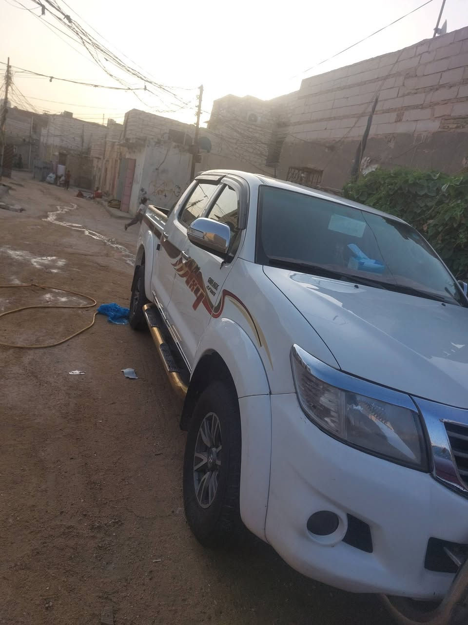 السلام عليكم سياره فورويل ٢٠١٣مكفوله كير ومحرك مكفولات رقمهه اربيل اوتماتيك مكانهه النجف السعر ٢١٠وبيهه مجال رقم صاحب السياره ***********
