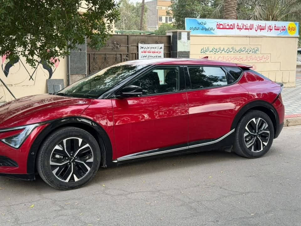 السلام عليكم
KIA ev6
موديل 2024
السيارة خير من اللّٰه
مواصفات السيارة
1ثلاث انظمة قيادة
2توقف ذاتي
3 اوتو هولد
4 السيارة دفع خلفي
5داخل جلد اسود كشنات الامامية تدفئة تبريد
6 سستم صوت مرديان
7نقط عمياء
وهواي مواصفات
الشحنة تمشي من 500 الى 600 كيلو سعر السيارة 210$ وبيها مجال
للاستفسار ***********
الموقع بغداد

نص مكتوب في الصور:
- الخميس