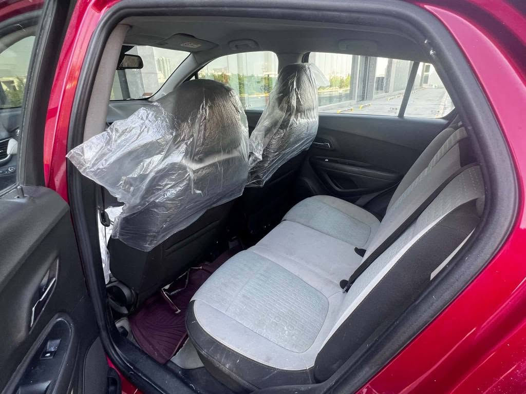 جۆر: شۆفرلێت تراکس (Chevrolet Trax)
​مۆدێل: 2018
​مواستفات: LT (فۆڵ مواسەفات)
​دۆخی بۆیاخ: کلین تایتڵ، بێ بۆیاخ
​مەکینە و گێڕ: بەشەرت، نەکراوەتەوە
​شوێن: هەولێر
​نرخ و پەیوەندی:
​نرخ: 83 وەرەقە ($8,300) - کەمێک مەجالی تێدایە
​ژمارەی پەیوەندی (واتساپ): *********** أربيل, العراق
