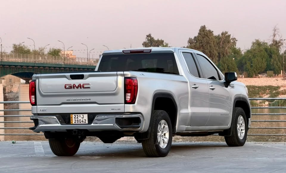 السلام عليكم 
GMC SIERRA 1500 – موديل 2022

✨ لون فضي مميز  4×4

السلام عليكم 🌹

للبيع GMC Sierra 1500 موديل 2022
🚘 وارد أمريكي وصور الحادث مرفقة مع الصور مرقم اربيل بأسم شركة وكالة او تحويل مضمون 
🔹6 سلندر 
🔹بصمة 
🔹 دفع رباعي 4×4
🔹 تدفىة كشنات 
🔹 حوض خلفي واسع
🔹 باب خلفي كهرباء 
🔹 انارة خلفية 
🔹 شاشة وأنظمة تحكم
🔹 قطعتين تبريد 
🔹 تحكم من الستيرن
🔹 مثبت سرعة
🔹 كامرة خلفية
🔹 أنظمة أمان ومساعدة للسائق

📍 مكاني: الكاظمية – شارع أكد

📞 للتواصل والاستفسار:
***********
***********

📲 واتساب:https://wa.me/message/MD5X2QSBWGV6D1

🔵 انضم إلى كروب التليغرام للمتابعة:
https://t.me/+V_8lFgH7F04zZDI6

🟢 كروب الواتساب:https://chat.whatsapp.com/DW9ZEkYVzrq5RMF02jSplX?s=cl&p=i&ilr=2&amv=1

🔵رابط صفحة الفيسبوك:
https://www.facebook.com/share/1D1zdi9yQw/?mibextid=wwXIfr
