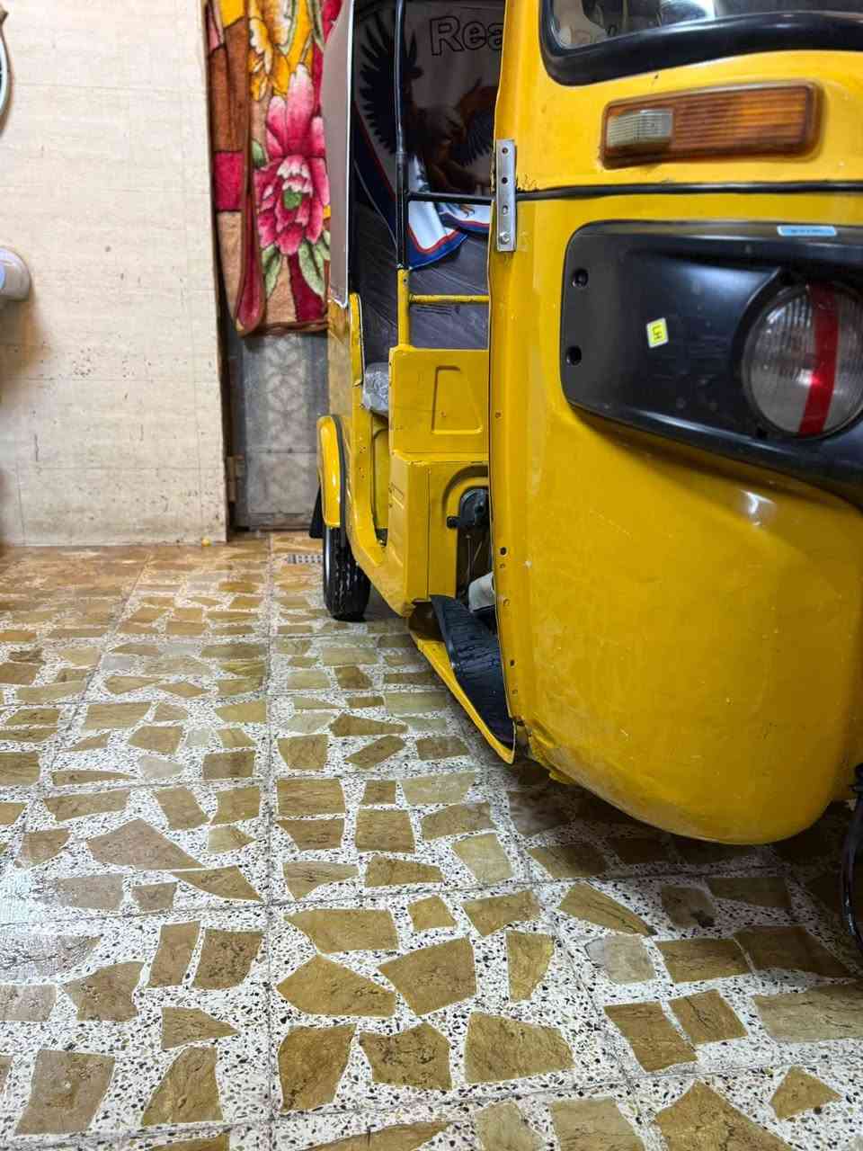 تكتك موديل 20تكتك بيها صبغ بس دوس مكينه خير من الله لا تبخير ولا تنقيص سعره 6600 مكان بغداد الرئاسه العبيدي رقم الهاتف ***********
