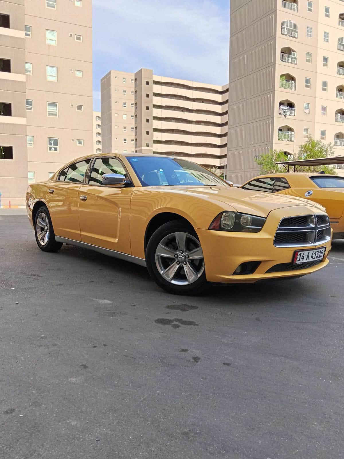 السلام عليكم للبيع فقط جارجر 2012 بسمي شرط التحويل السياره جاهزه مصفره هيئه وغرامات رقم انكليزي هزه جديده السياره نقل السعر 120 رقمي ***********

