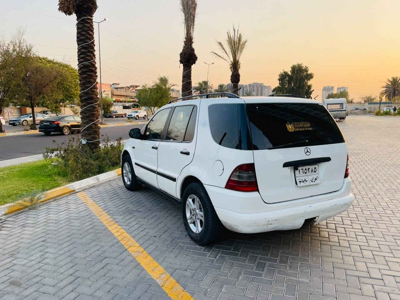 للبيع مراوس مارسيدس MLحجم 430 موديل 2000رقم اربيل تحويل وكاله  محرك V8بلادي كير توماتيك السياره بيها قطع صبغ بدون حادث مكفوله كير محرك حداديه تبريد خير من الله  ***********

