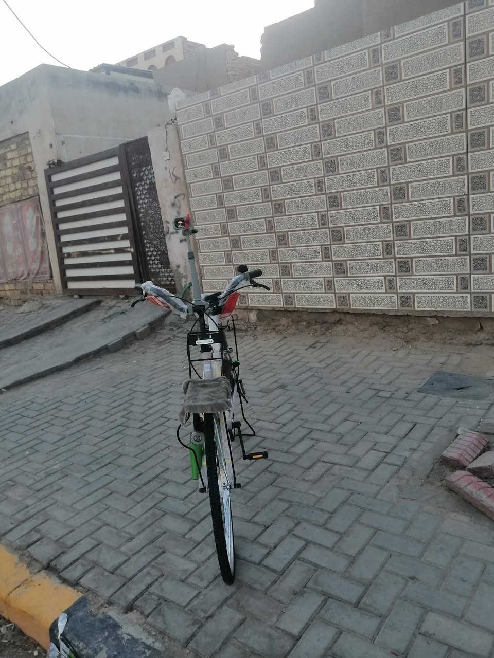 السلام عليكم
باسكل نضيف ١٠٠ بل ١٠٠
ما بي زلغ بعده مسلف بل سلفون مال الشركه
شركته BD
السعر ١٨٥ بل غراض بدون غراض ١٧٥ راسلني على الواتساب ***********؟ا

الستفسار واتساب
