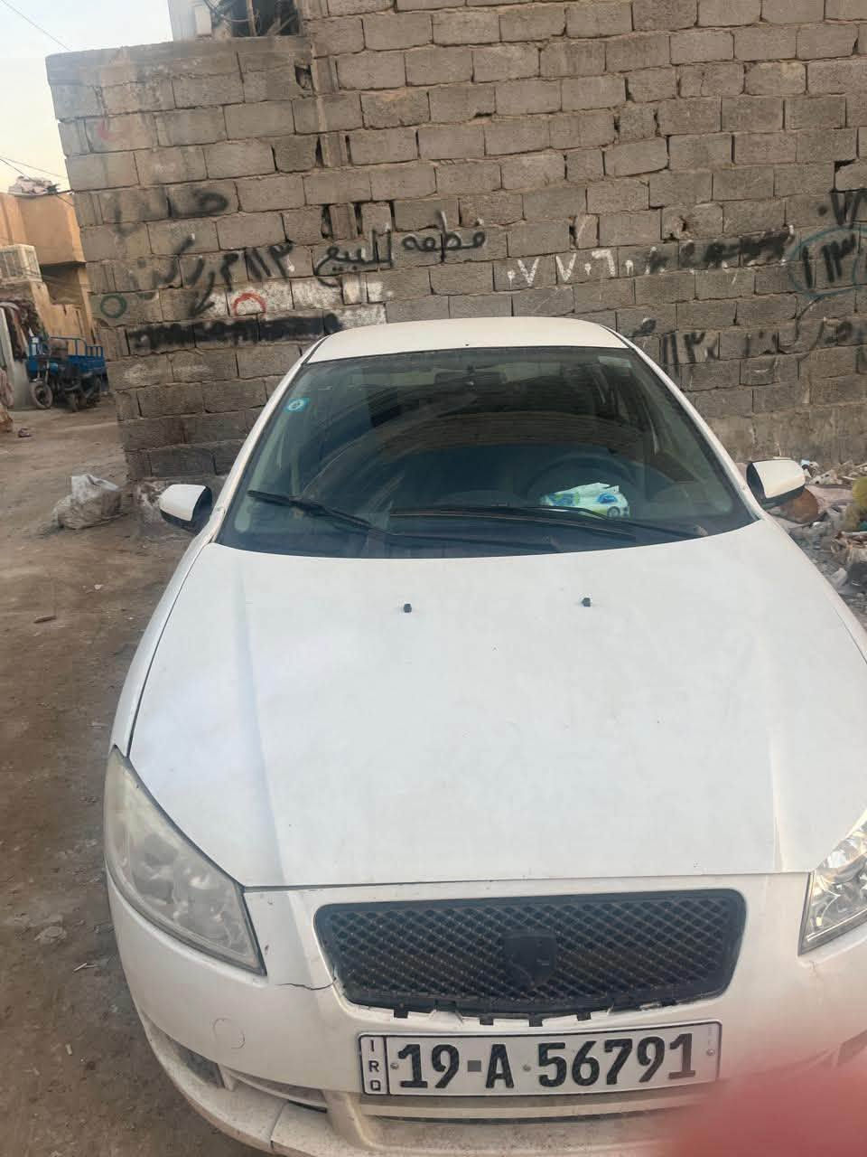 سلام عليكم سياره رنا لبيع أو مراوي سياره مديل 15 طالعه بل 17  محرك 1600  رايده ب 50ورقه بيه مجال لسياره بسمي مكاني كربلاء الحر رقمي ***********
