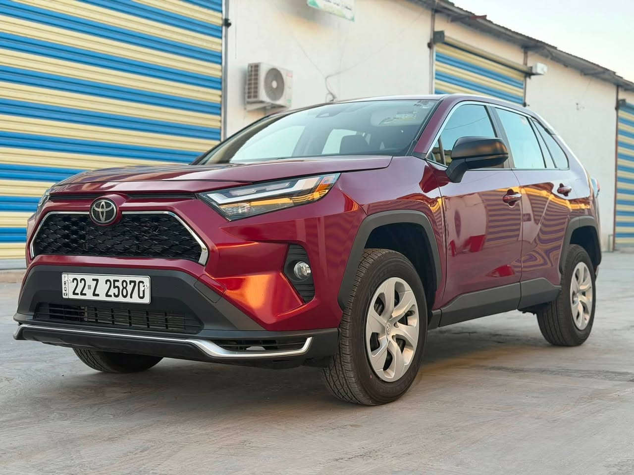 راف فور لون لحمر مميز
RAV 4  (2025)

سياره زيرو بعدها دخول جديد 
عداد مشي : ٧ الف كيلو 
تحويل مباشر السياره 

مواصفات سياره 
قطعتين تبريد 
اطفاء ذاتي اقتصادي 
مودات متعدده ايكو وسبورت ونورمال 
سايد بريك اوتو دكمه 
تحكمات ستيرن
رادار 
شاشه حجم كبير 
كامره خلفيه 

سياره جاهزه بدون نقص
حادثها قطعتين جاملغ وبنيد صبغ سطحيات 
مكان السياره بغداد الدورة 
للاتصال *********** 
السعر : 193
