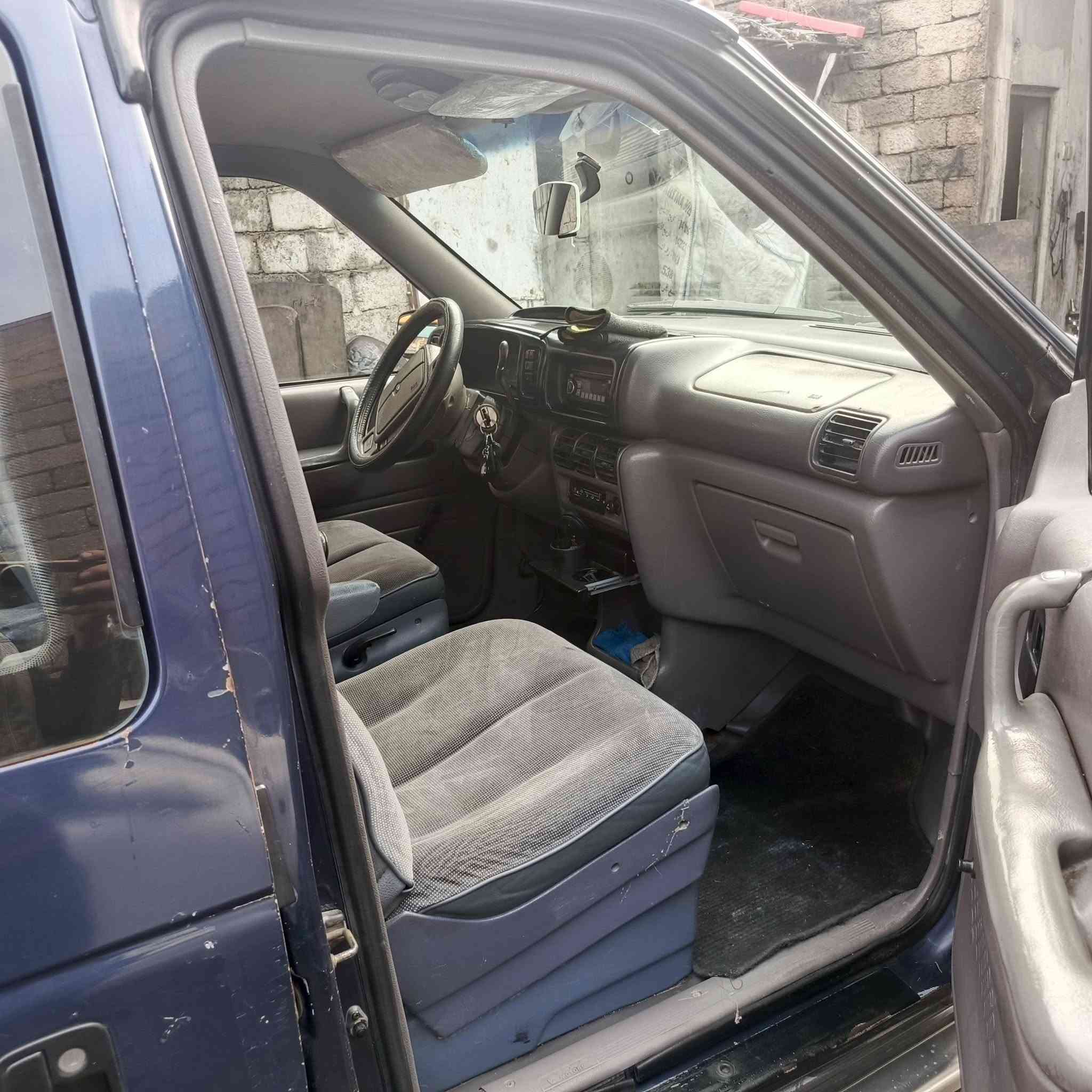 السلام عليكم
سيارة كرايزر 
مكينة باجيرو ومكينة وكير شرط
طخم تايرات جديد
باتري جديد
سعر 35ورقة وبيها مجال شرط الوكالة والتحويل والسيارة نضيفة
ومراوس حسب القناعة 
رقم الهاتف للتواصل 
***********اسيا
***********كورك
