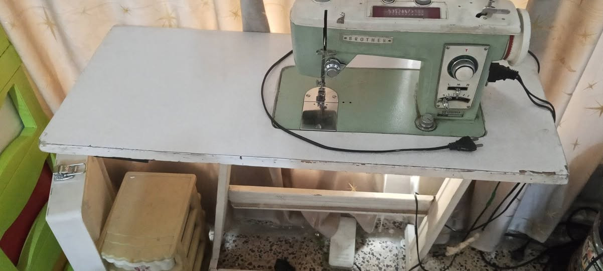 ميز مكينة للبيع مكان حي الجهادفقط ميز للبيع سعرا25الف وبي مجال
***********
