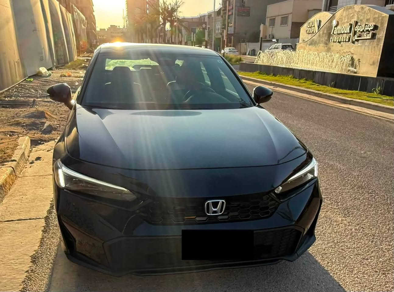 السلام عليكم للبيع او مراوس باقل هوندا سيفك سبورت تورنك هايبرد اعلى مواصفات حادث ضرر سطحي بين الباب والجاملخ رقم بغداد موديل 2025 لون اسود دخول بشهر 4 
مواصفات 
محرك 2000 هايبرد
شاشة دجيتل
كير اوتو
4 وضعيات قيادة
سستم صوت Bose
داخل جلد
شاحن وايرليس
حساس امامي خلفي 
رادار امامي
نقط عمياء
قيادة ذاتيه 
تحديد مسار
تدفئة كشنات
تخم تاير اصلي شركة ماركه Continental
فتحه سقف
مري كهرباء اشاره 
دخول ذكي ( بصمه يده باب وصندوق ) 
لايت وبك لايت LED
ويلكب كروم 
بدون ارباك 
عليه سبويلر من شركة YOFER
مكان السياره اليرموك للاستفسار *********** 
السعر 18700$$

