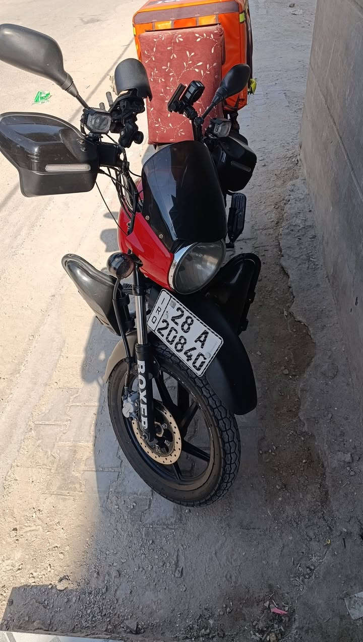 بوكسرموديل 22 شكل 23
رقم 28 نجف مشروع وطني 
بيها نقص سلف محترك مجفته من شهر الثالث
 تجفيت شركه خير من الله لا تنقيص ولا تبخير 
الدراجه جاهزه مابيها اي نقص 
السعر مليون و900  
*********** واتس 
***********
عنوان بغداد المحموديه
