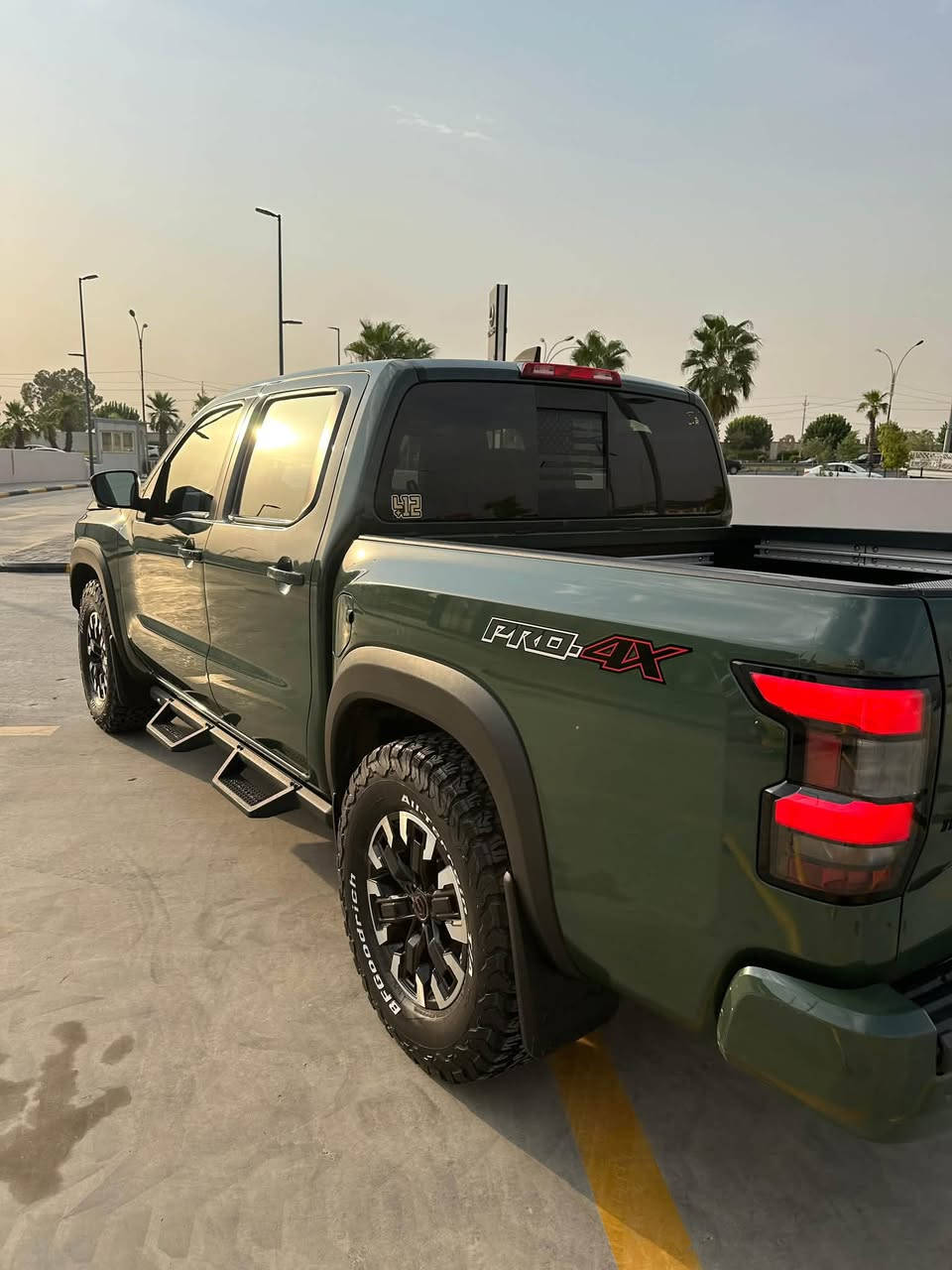 نيسان فرونتينر فئت pro x4 موديل 2023
فول موصفات كامراة 360 رادر امامي نقط عمياء  تدفا كشنات تدفأ استرين تحكم سرعا   محرك 3800 6 سلندر سياره طابه ((كلين)) لون مميز تايرات جبلي سياره او فرود مانقصه شي 

سعر 260 
اي ستفسار ***********
***********
