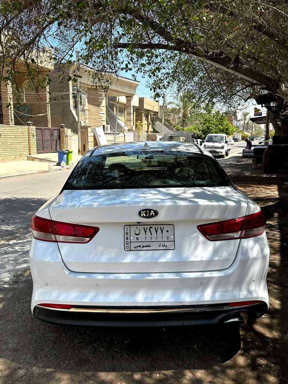 السلام عليكم
كيا اوبتيما وارد امريكي 
موديل 2018 
حادثها جاملغ خلفي 
ويمي بيها جاملغ امامي وشويه بلبنيد 
بدون دواخل
بدون ايرباك شرط 
رادار جانبي 
راداد خلفي 
شاشه جبيره
تحكم ستيرن جهتين 
كير ومحرك جديد بلادي 
رقم بغداد بأسمي شرط التحويل 
مكاني بغداد الكرخ 
السعر 120 وبيها شويه مجال 
*********** واتساب
