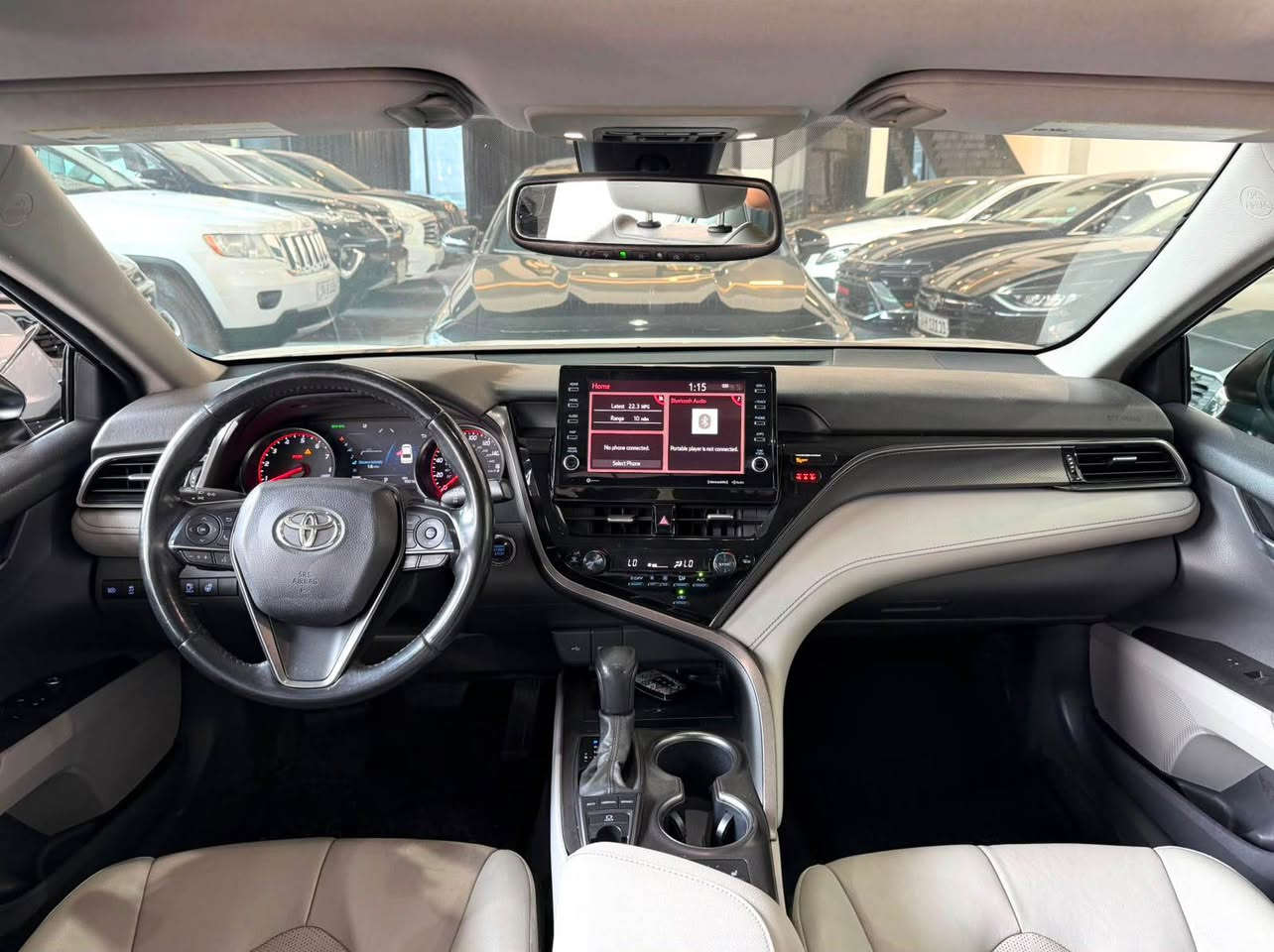 للبيع TOYOTA CAMRY XSE موديل 2022 السيارة نظيفة جدآ السيارة بدون ضرر شباب واضح عدكم صور حادث و موجود سونر 
رقم شاصي : 4T1K61BK3NU063827 بيها قطعتين فقط مواصفات اعلى شي فول 1/1 /  شاشة كبيرة مع Apple CarPlay وAndroid Auto،كاميرا خلفية،رادار وتحديد مسار،تشغيل بصمة،فتحة سقف بانوراما، دفع رباعي،مقاعد جلد،تدفئة كشنات،شاحن لاسلكي، جنوط XSE الأصلية قياس 19،إنارة LED  ماشيه 98mil رقم دهوك مميز 🔥رقم سنوية كلة جديد كير محرك تحويل غرامات بشرط مكان سيارة دهوك السعر بلاش
رقم هاتف :*********** واتساب دهوك, العراق
