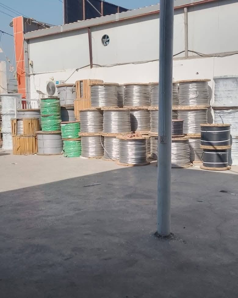 **شركة الرسول *
**لتصنيع أعمدة الكهرباء والأسلاك** ⚡

نقدم لكم أجود المنتجات المصنعة بكفاءة عالية لتلبية احتياجاتكم:

♦️ **أعمدة الكهرباء المتوفرة (مصبوغة وجاهزة):**

1. **عمود مدور واطي:** سمك 3 ملم | طول 9 متر.
2. **عمود مدور واطي:** سمك 3 ملم | طول 8 متر.
3. **عمود مدور عالي:** سمك 3 ملم | طول 11 متر.
4. **عمود مشبك واطي:** سمك 5 ملم | طول 9 متر.
5. **عمود مشبك عالي:** سمك 5 ملم | طول 11 متر.
6. **أعمدة مغلونة (مشبك + مدور):** خاضعة لفحص وزارة الكهرباء وبجميع القياسات (العالي والواطي).

♦️ **المواد والملحقات الكهربائية:**
🔹 أسلاك عالية الجودة وفق المعايير العالمية.
🔹 فناجين (واطي وعالي) لتلبية كافة المتطلبات.
🔹 براكيتات تثبيت قوية وموثوقة.
🔹 كتاوت لنك فيوز بمعايير أمان معتمدة لضمان السلامة.

✅ **خدماتنا المتكاملة:**
(تجهيز — نصب — تسليك — توصيل سريع إلى جميع محافظات العراق)

📢 مستعدون لتجهيز دوائر الدولة، المشاريع الاستثمارية، والمزارع.

📞 **للتواصل والاستفسار:**
*********** 
*********** واتساب 
 

💬 راسلنا الآن عبر الواتساب أو ماسنجر للطلب والاستعلام.

🚚 **خدمة التوصيل السريع متوفرة لأي مكان في العراق!**
هو
