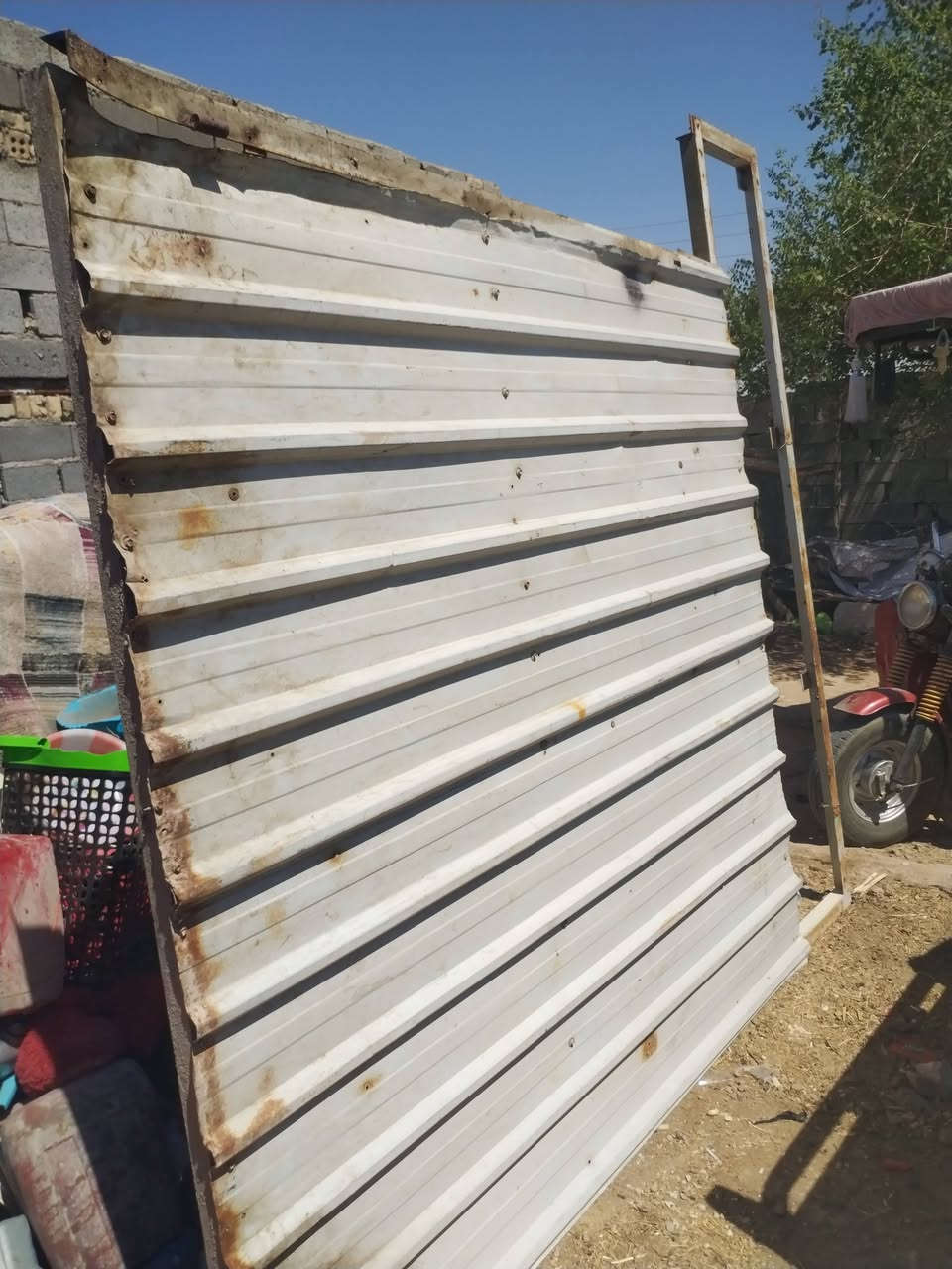 السلام عليكم سكيفه تزكام
جينكوات 2 الطول مترين ونص والعرض متر 
حديد درجه اولى عنواني بغداد سبع قصور شارع ابو احمد وهاذا رقمي ***********
