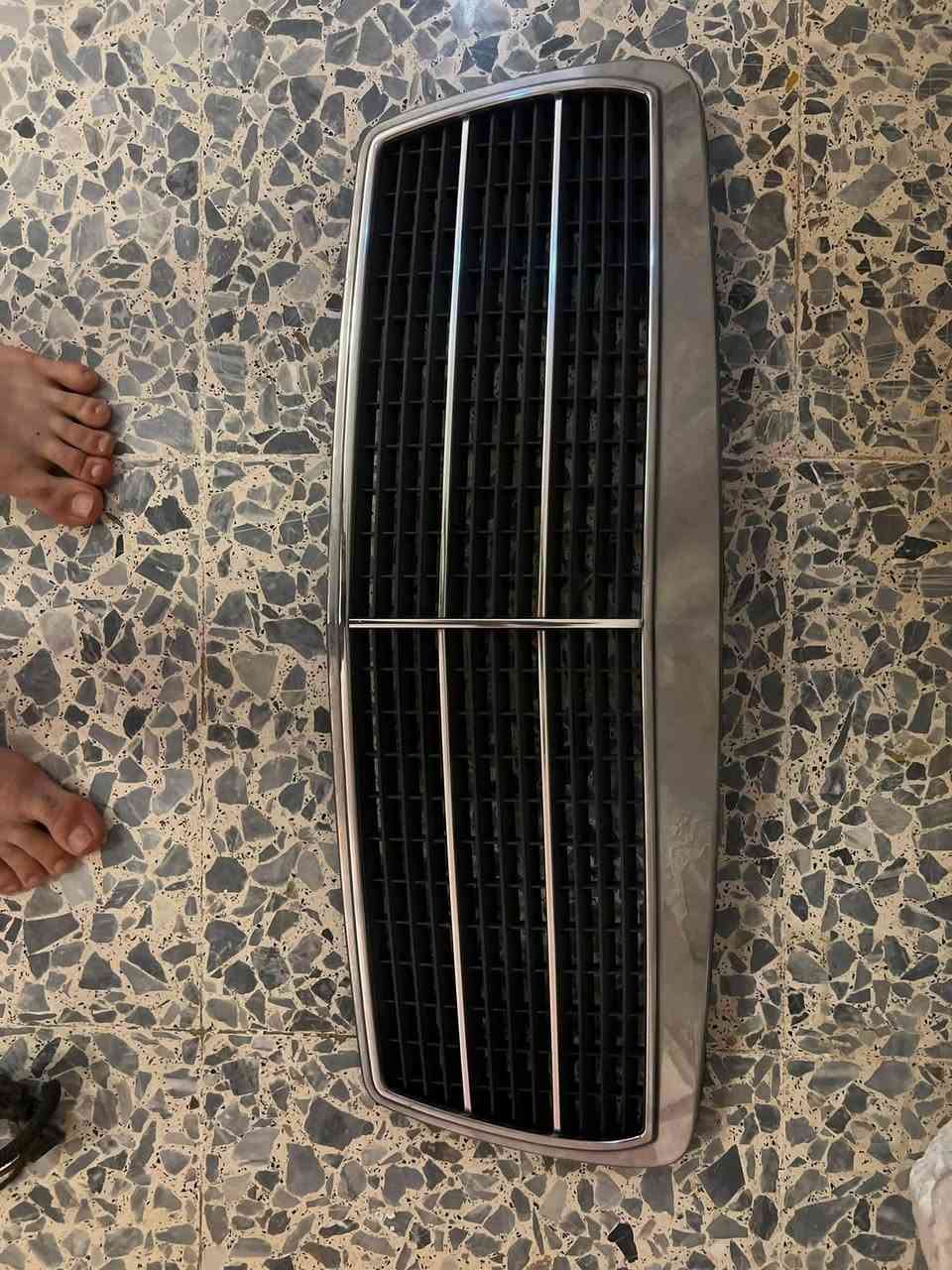 السلام عليكم ورحمة الله
ادوات مارسدس ام عيون 
جويتر ليبل اخضر ٨٠ 
مروحه كلج ٢٥
داينمو ١١٥ سعره ٧٥
بك لايتات نضيفات فقط واحد بي كسر زغير سعرهن ٣٠
مسطره +نوزلات ٧٥ 
شباك جديد ٥٠ 
جامه مازدا نضيفه تك واحد 
عنوان بغداد ***********
