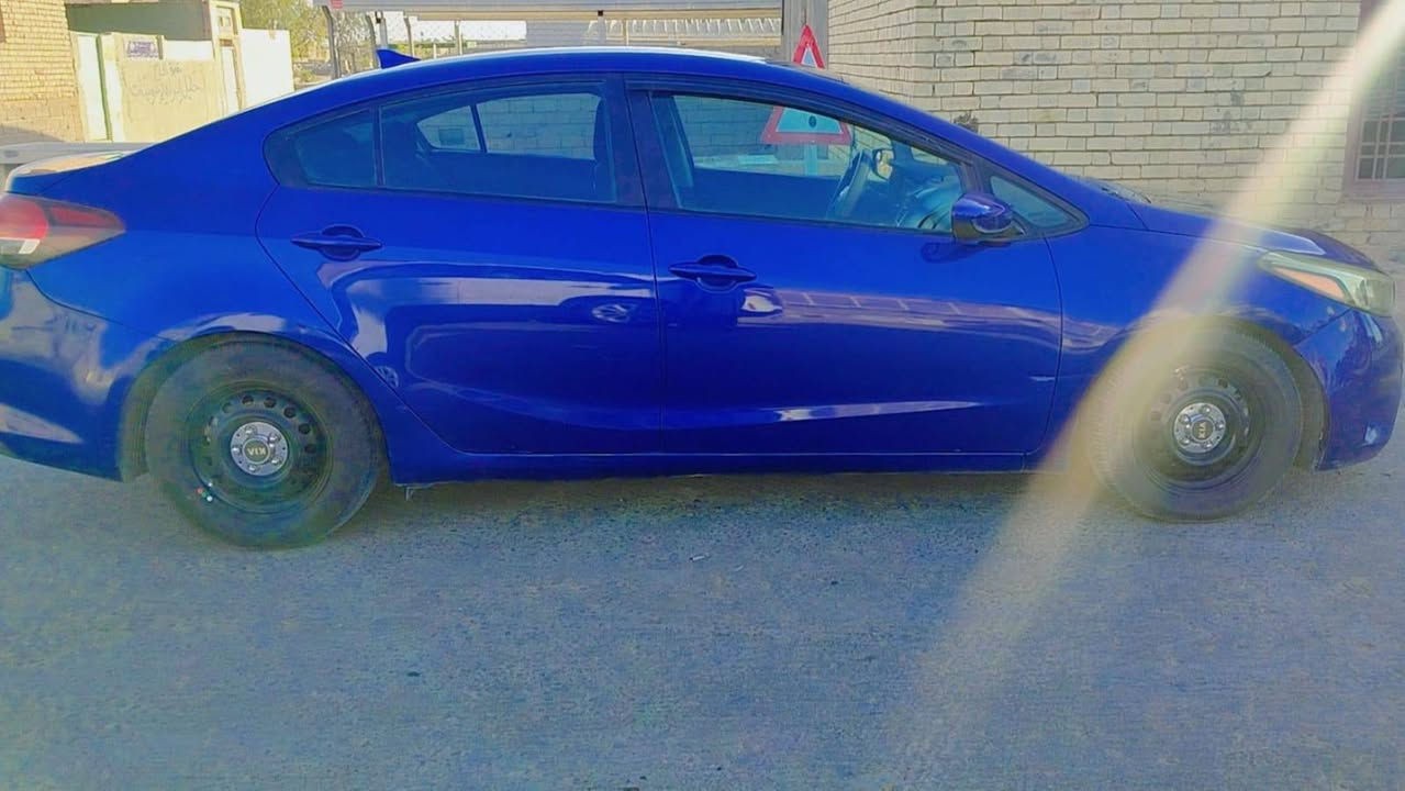 السلام عليكم
فورتي وارد امريكي موديل 2017 رقم بغداد باسمي مكينه 2000 دوش  تحويل ثاني يوم 
حادثهه بنيد فقط تبديل والباقي ليبل واحد تبريد ثلج محرك وكير خير من الله 
مكان السياره بغداد 
الاستفسار ***********
