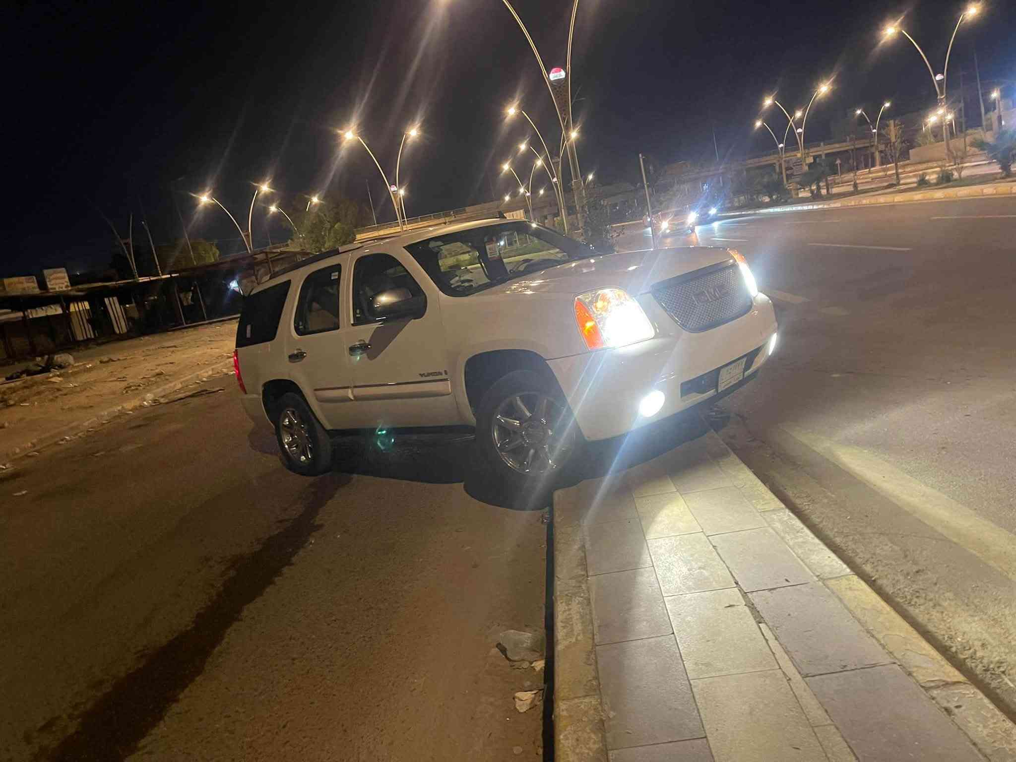 جمسي دنالي فول الفو جاهزه من كلشي  رقم بصره تحويل  ضربته خفيفه  زنون منضومه  نهار تبريد ثلج  ٧راكب  محرك ٥٣٠٠ تخم تاير  ويل ا كروم شاشه جبيره  دمام  حداديه مكفوله  جهازه لل بيع او مراوس  جارجر   او اوباما *********** وات ساب  (*********** نتصال
