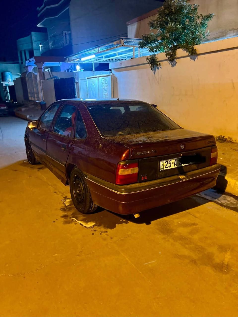 السلام عليكم أوبل فكتره موديل 1990 لون ماروني حجم 18كير عادي سنويه لل 2030 كير محرك صدر كله بشرط سقف سلايت دفتر بانزين تخم تاير عليها ادامه كامله مابيها اي ضرر السعر ٤٠ وبيها مجال فقط هلال مصلح ***********

