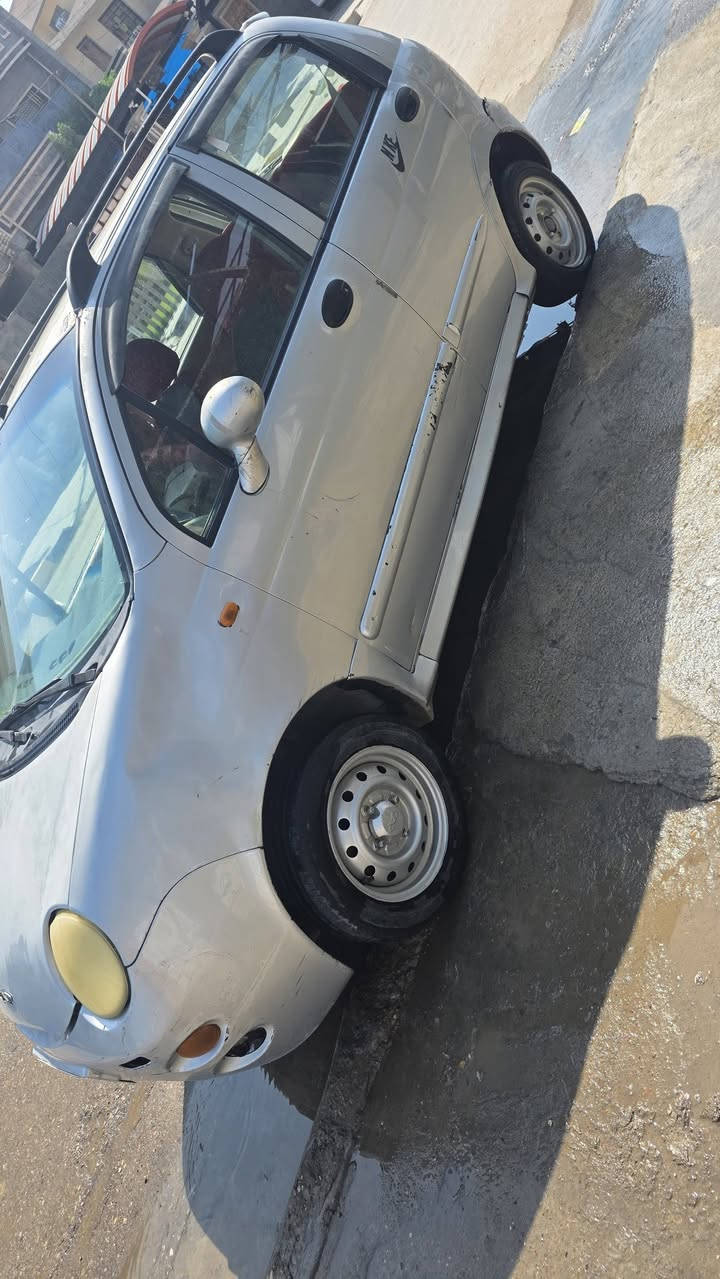 كيو كيو موديل ٢٠١٢
البيع 
سعرهه ٢٥ 
بغداد بسمي
سياره بلاديه
***********
***********
