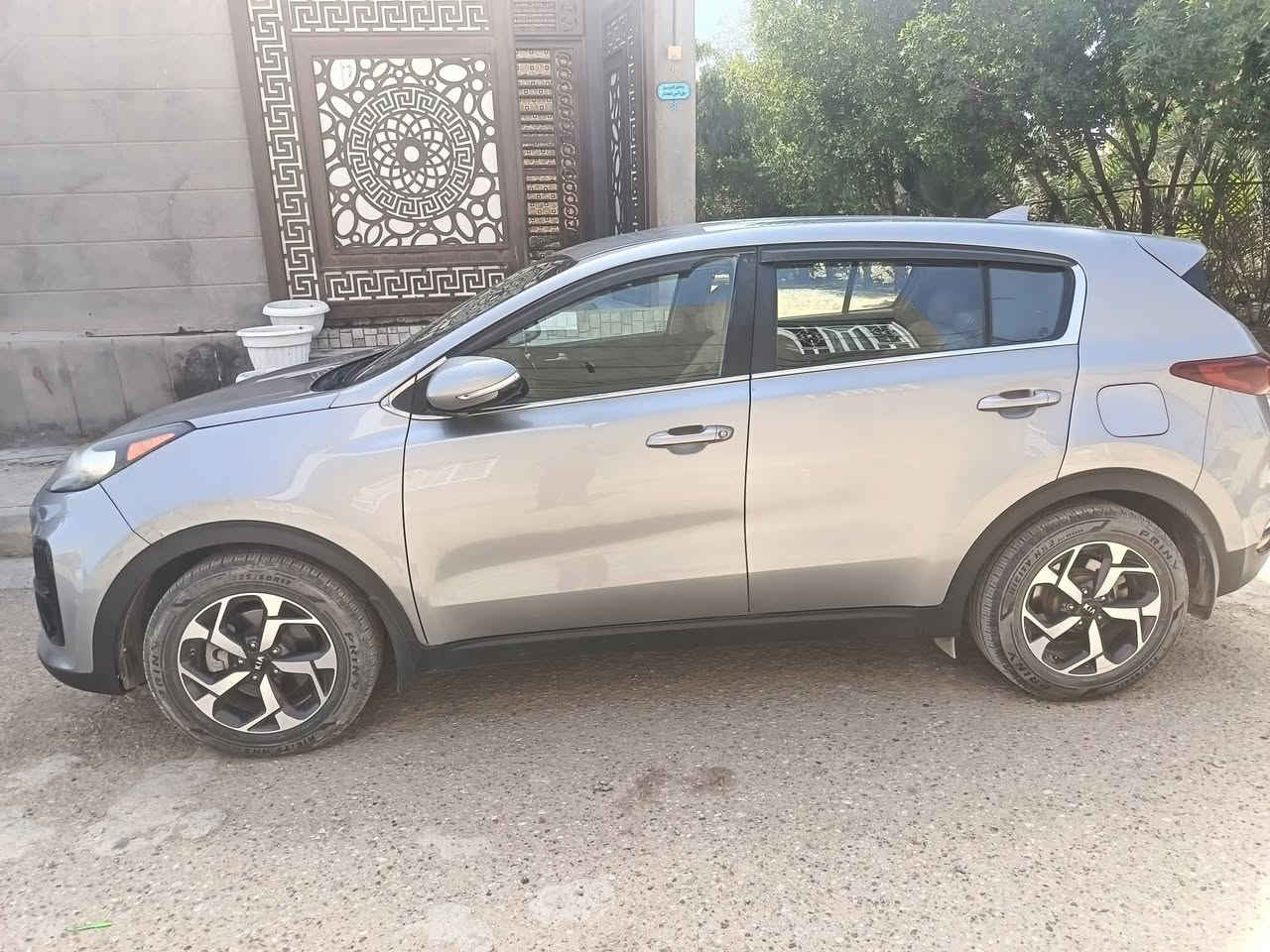 سبورتج موديل 22
نص فول 
بغداد اسمي
بدون صبغ معجون
فقط بارد 
مكينة كير حدادية بجيس
العنوان الديوانية 
***********
