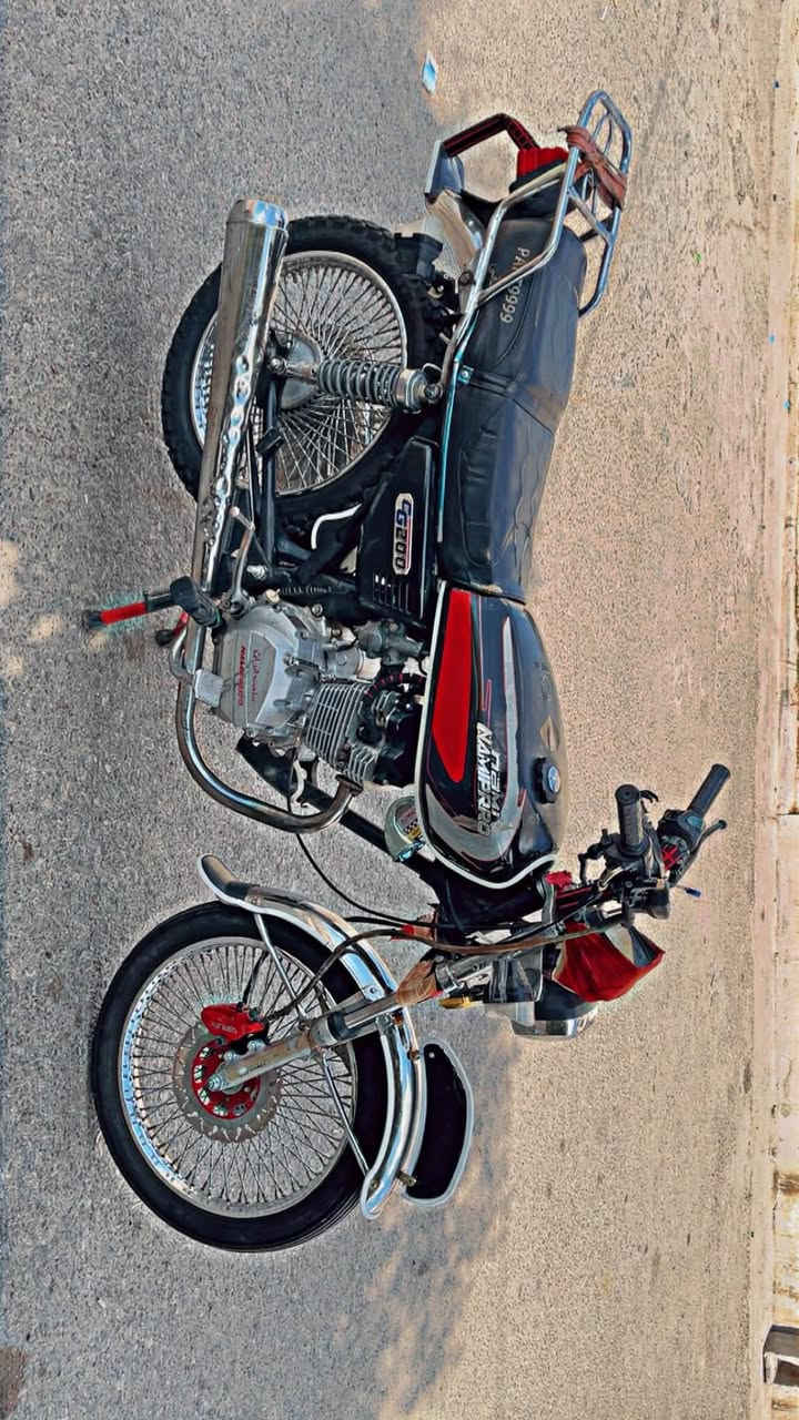 سلام عليكم
ماطور للبيع نامه برو 
٢٠١٧
مكينه كل عيب مابيه 150cc
منفيس اصلي 
كلو بشرط
سعر ٤٧٠وببه مجال حق طيبين
رقم. ‭***********
