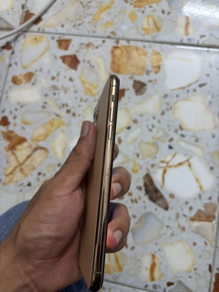 ايفون 11 بروماكس مبدل شاشه وبيه مشكله بالفيس ايدي 
شاشه مبدله اصليه للبيع ب250 الف وبيه مجال 
*********** للتواصل واتساب فقط
