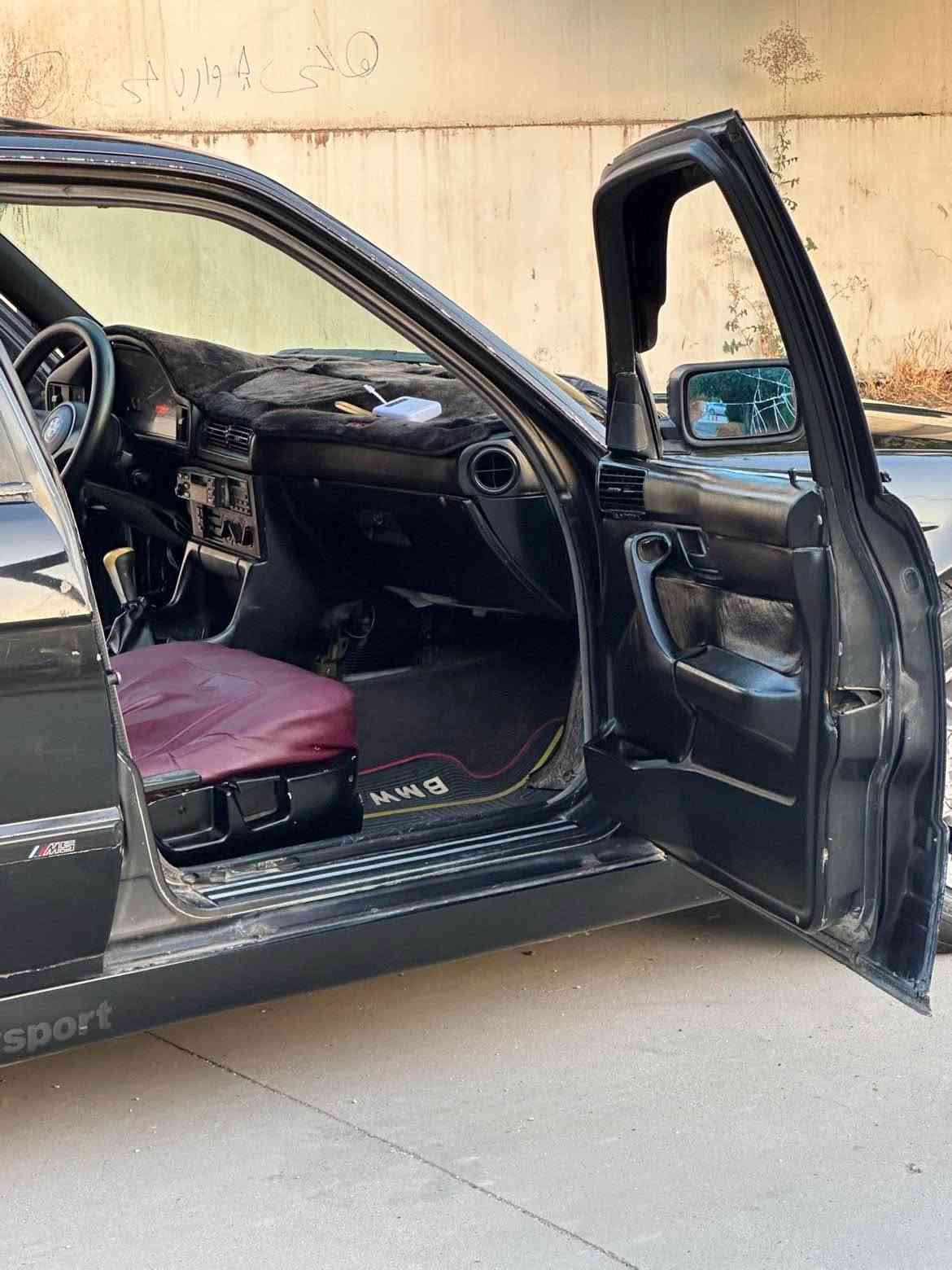 بي ام دبليو ٥٢٥ • ١٩٩١ • قير عادي
