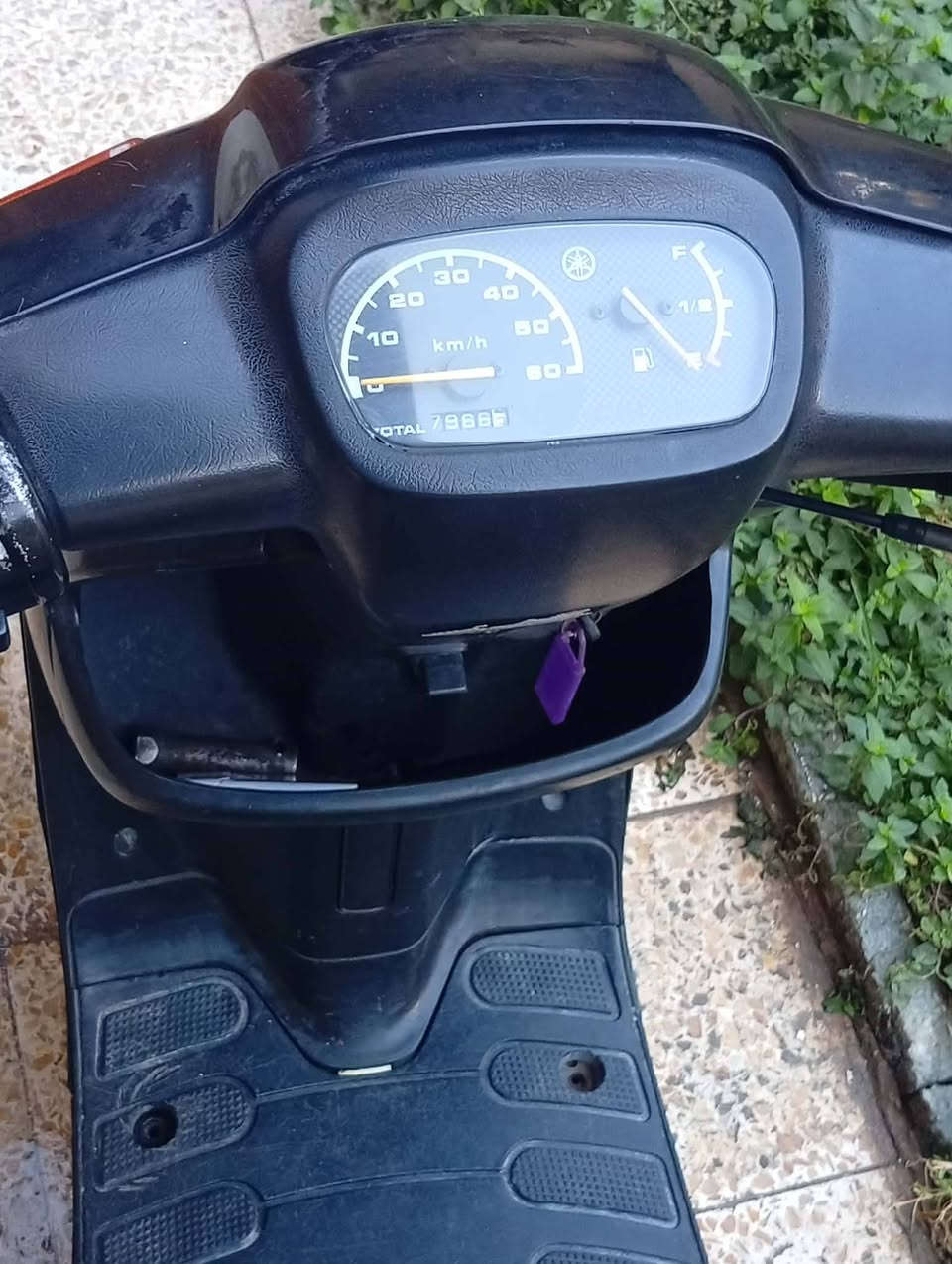 السلام عليكم
بوتين للبيع مكينه بشرط شاصي شرط لا ونه ولا جزه اخرس شلعه و معدل قبغ هندر مفتوح مبدل قايش فقط ماطور لوك يحتاج فقط باتري فقط السعر 350 و بيه مجال قليل 
العنوان موصل جديده شارع البوسالم 
الرقم ***********
