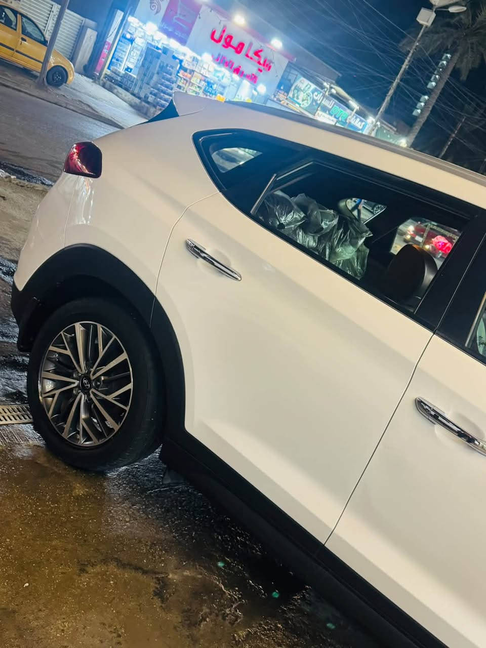Hyundai Tucson
هيونداي تـوسان2020خليجية
٩ الموقع: بغداد الكرخ
السيارة بأسمي التحويل ثاني يوم
محـرك 2000
ماشية 104 الف 
5 عدسات
• كير أوتوماتيك 
•  مواصفات/ بصمة 
• شاشة+ كامرة + حساسات
• شحن واير ليس
• اشارة ترحيب عند الاقتراب
• 3 وضعيات قيادة سمارت - نورمال - سبورت
والسيارة جاهزة بالكامل مع ملاحظات بسيطة
مكفوله من ضربه 
فقط ملاحظات بسيطه 
السعر 193

بيهة مجال بسيط 
التواصل واتس اب ***********
