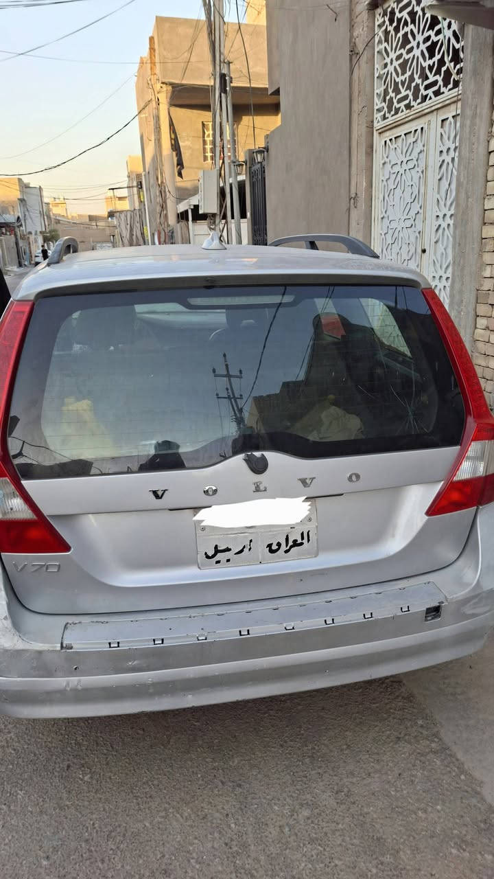 فولفو V70  
2011
   
مكينتها  1800 مال كرونا

فقط السنوية منتهية 

السعر 35 ورقة 
السيارة عايزة تبريد
العنوان النجف
 للاتصال  ***********
