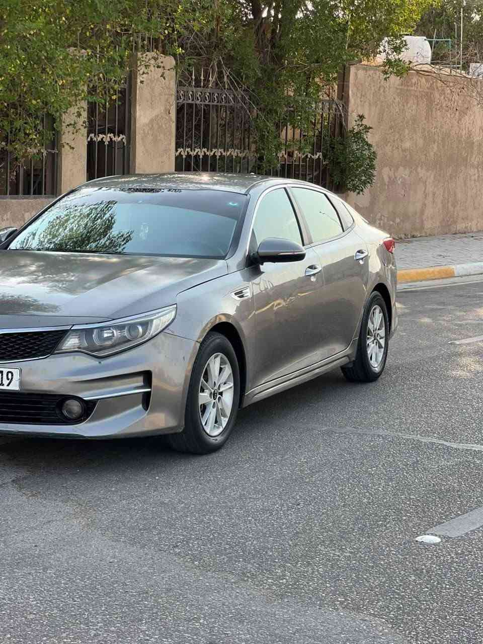 السلام عليكم
كيا اوبتما ماشيه 115

  رقم بغداد سنويه اورقم جديد تحويل مباشر

موديل 2018 وارد امريكي

مواصفات السيارة

 

كرسي كهرباء 

شاشة تدعم ابل كاربلي

تحكم استيرن 

رادار جانبي

رادار خلفي

 حساسات امامي خلفي 

لايت زنون 

اشار بلمري

ويل كب 

وبعد مواصفات معروفه 

تبريد ثلج ❄

محرك 2400  معلينه كازكيت 

كير مكفول 

استوني امسويلها ادامه دهن جديد 

حادث السياره بنيد فقط والسونار بلمنشور 

مكاني كربلاء سيف سعد 

***********
السعر 114 وبيها مجال
