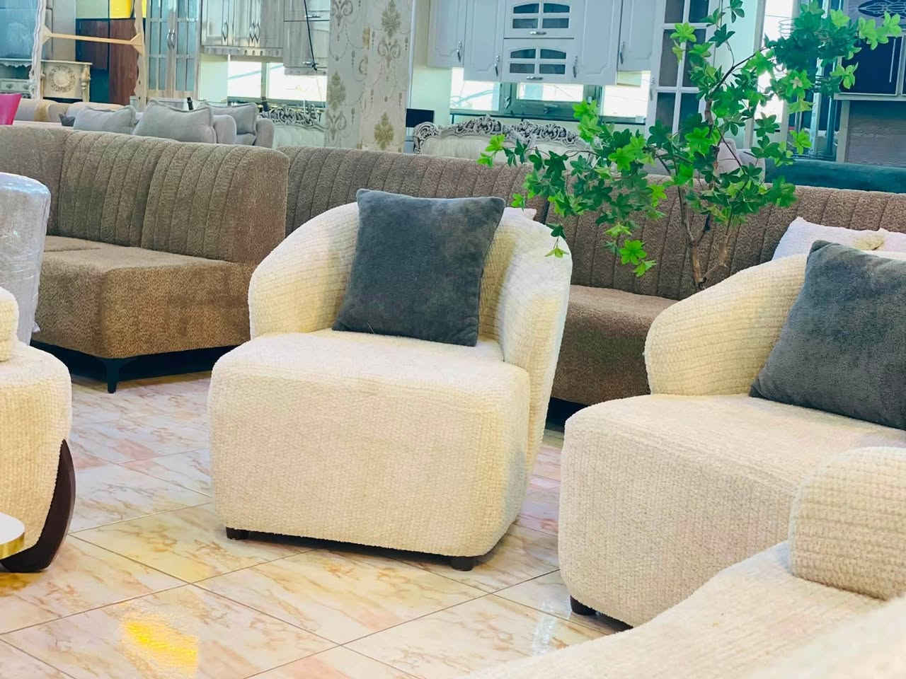 موديل الباندة رجع توفر بأحدث أصدار يمنة 💯✅
قماش خاولي 
مقعد طبي 100%
يدات سلايت 
ظهر سلايت يتحول سرير
جميع القطع مجزئه 
طبلة وسيطة جوكر 
منفذ شاحن usb,,tbc
البيع بالنقد والتقسيط ☑️☑️
البيع جملة ،،،ومفرد☑️☑️
خدمة توصيل جميع محافظات العراق بأسعار مناسبة 
***********
