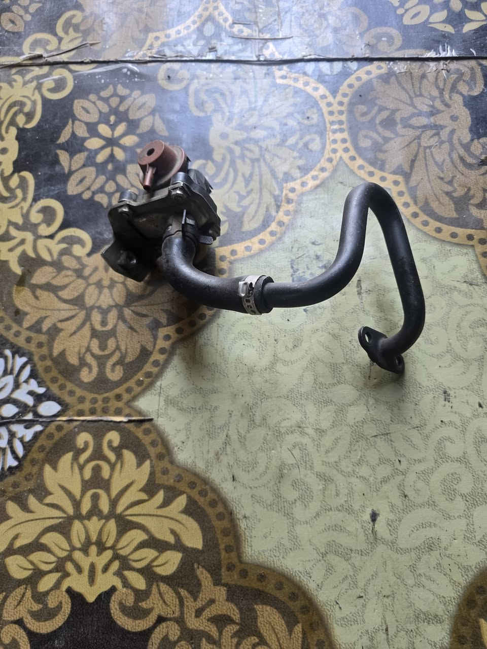 غراض محرك بولسر نيون 150 نظيفات جدااا الغراض فقط الي بالصور المراسلة ***********
