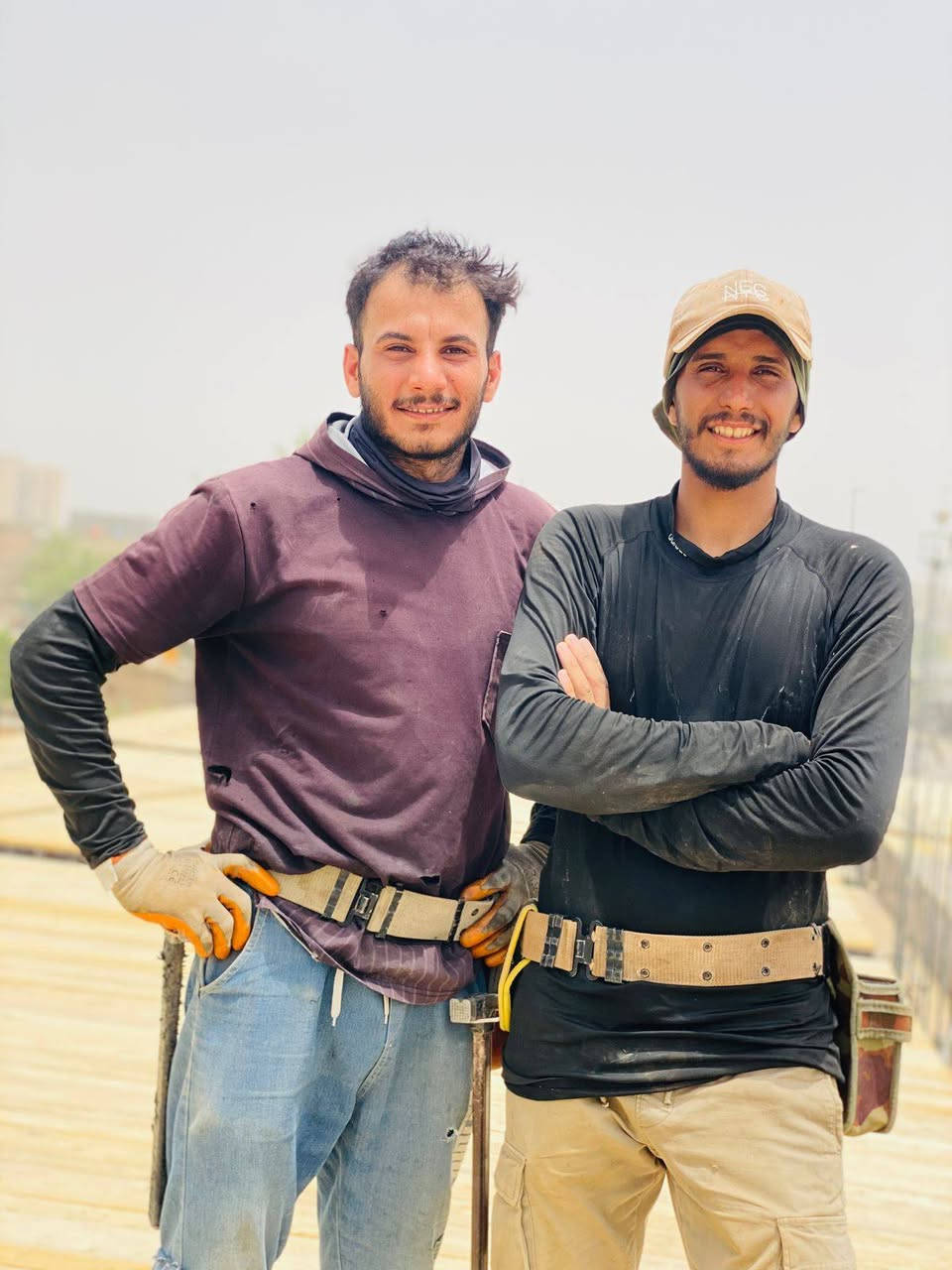 السلام عليكم متوفر كادر نجاجير شغل درجة اولى تسليم مهندس شرط شغل ع المتر عادي مكطوعه .جميع المحافظات (***********)(***********)

