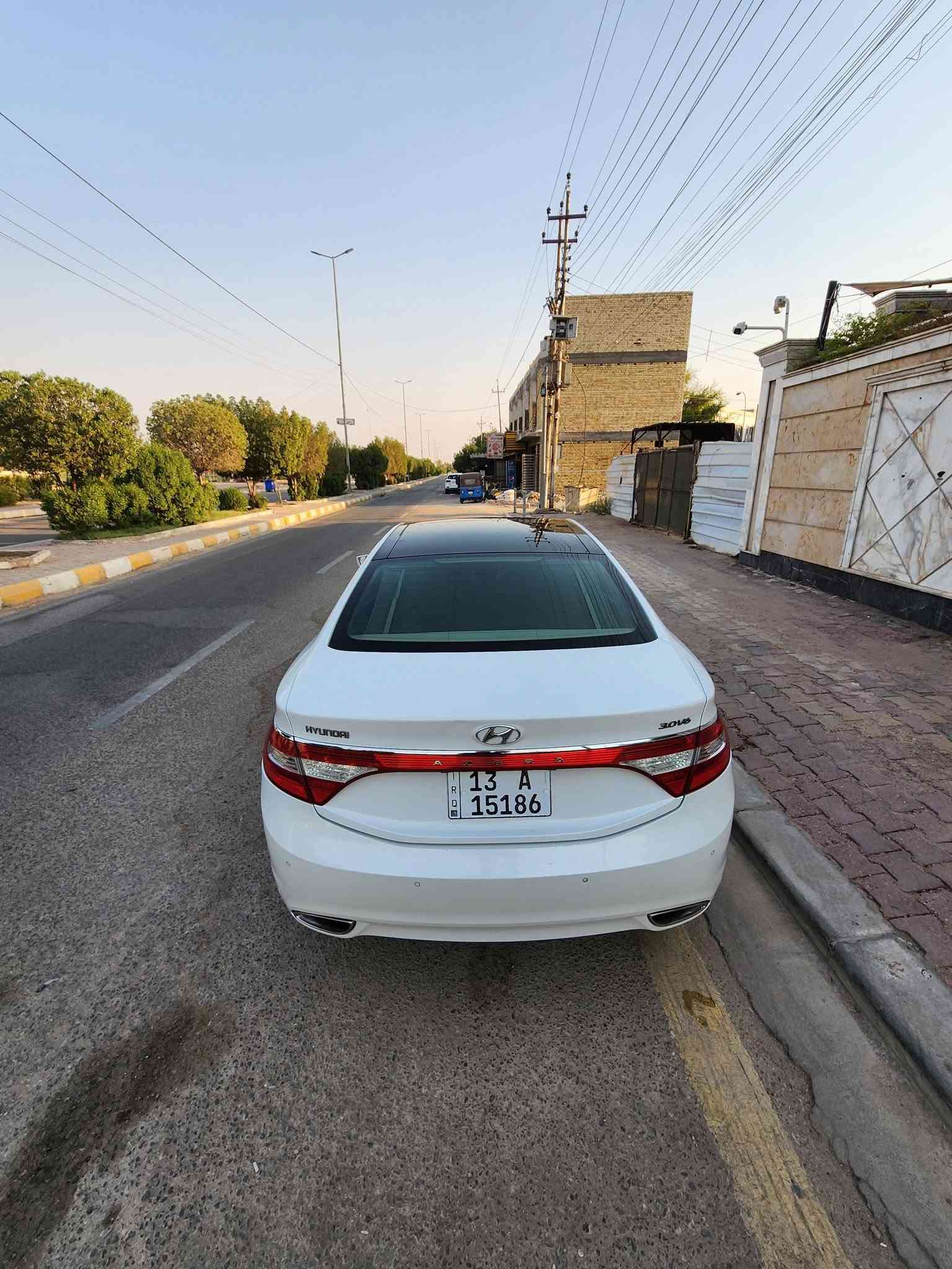 السلام عليكم هونداي ازيرا موديل 2014 خليجي فول مواصفات مكينة 6 سلندر 3.0 دوش بيها بارد قليل باب السائق فقط كير مكينة كفالة لا تنقيص ولا تبخير السعر 128 وبيها مجال قليل حك الجية *********** ميسان الكورنيش
